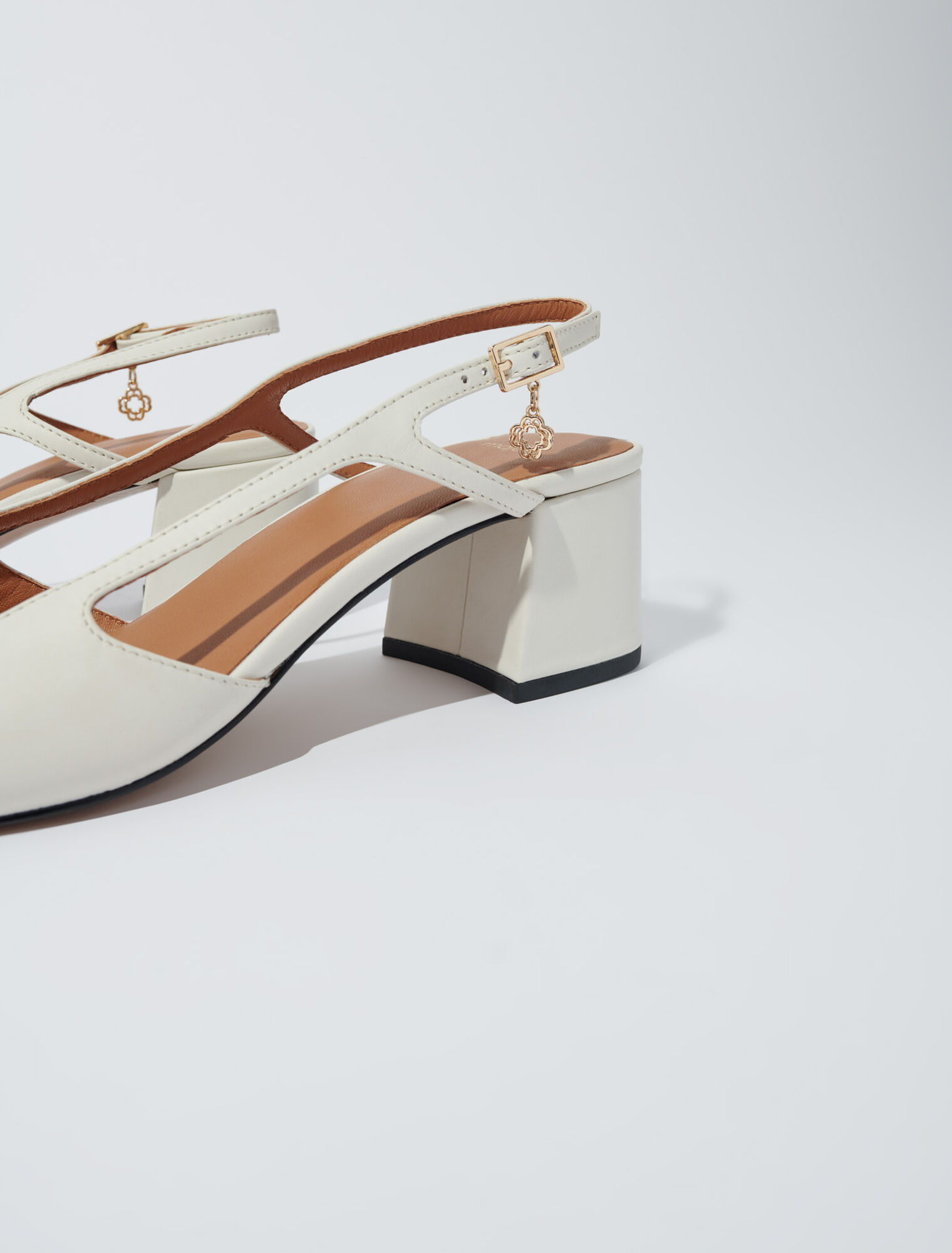 Zapatos de tacón cuadrados de piel