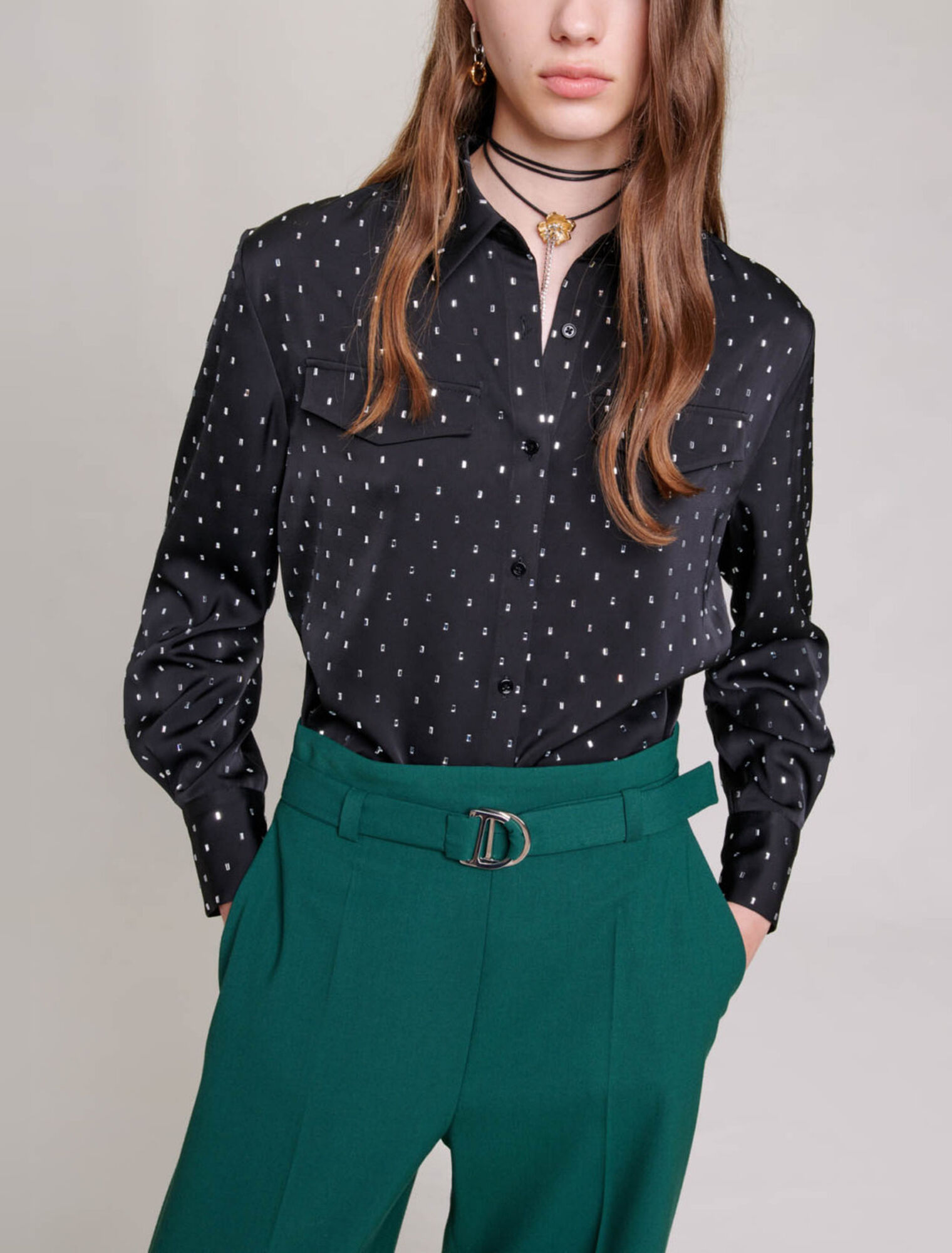 Camisa satinada con strass