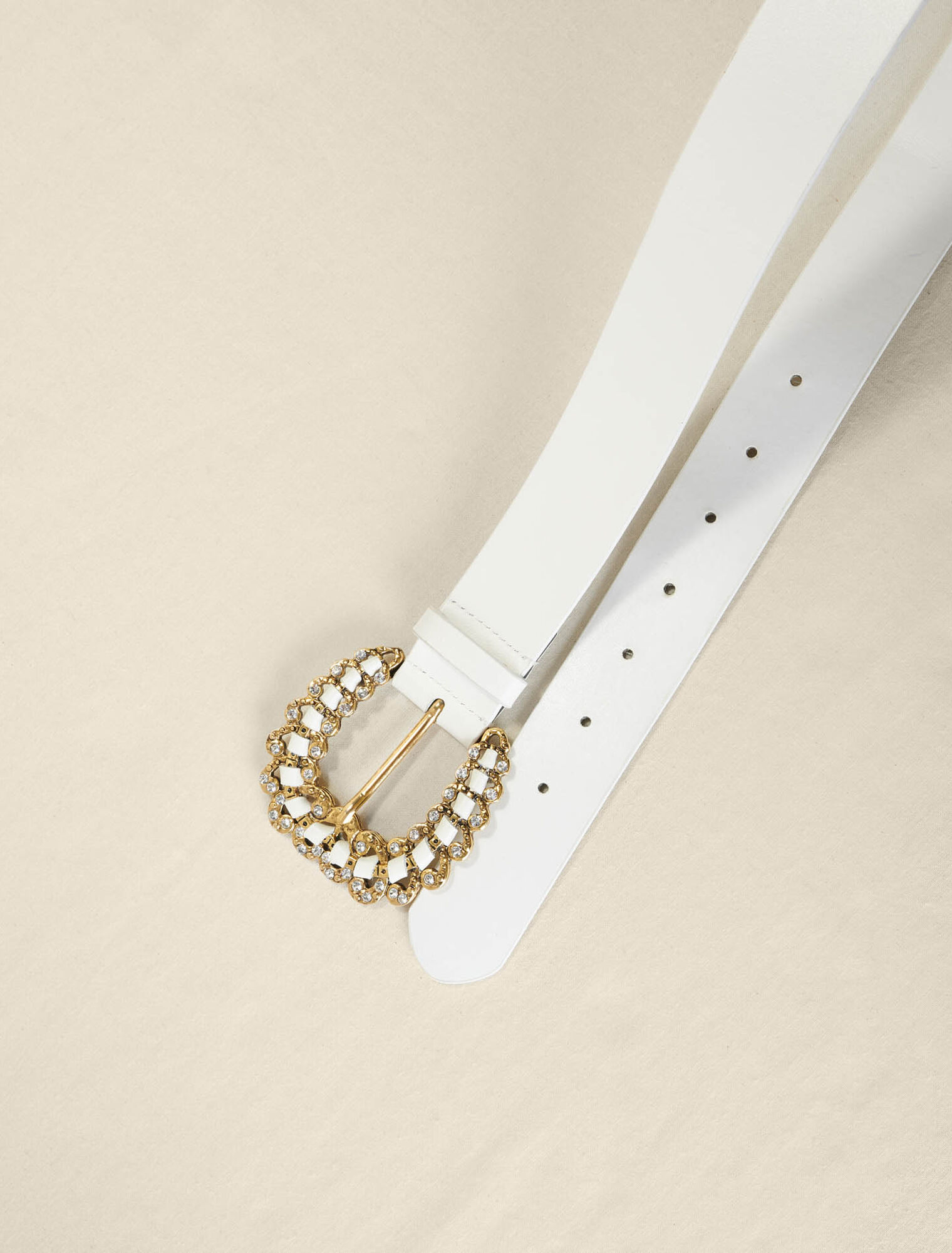 Cinturón con hebilla de strass