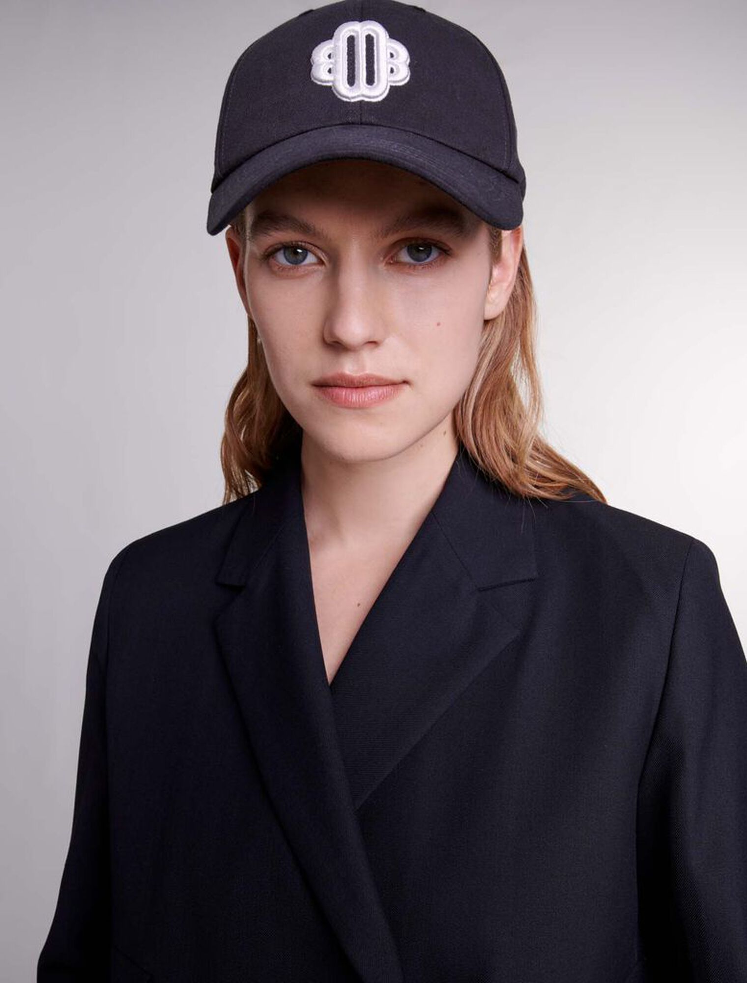 Gorra de algod&oacute;n con logotipo Clover