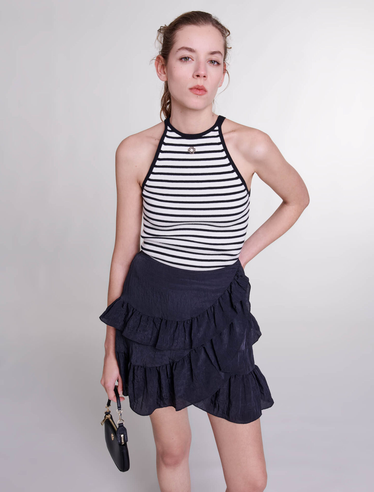 Falda corta con volantes
