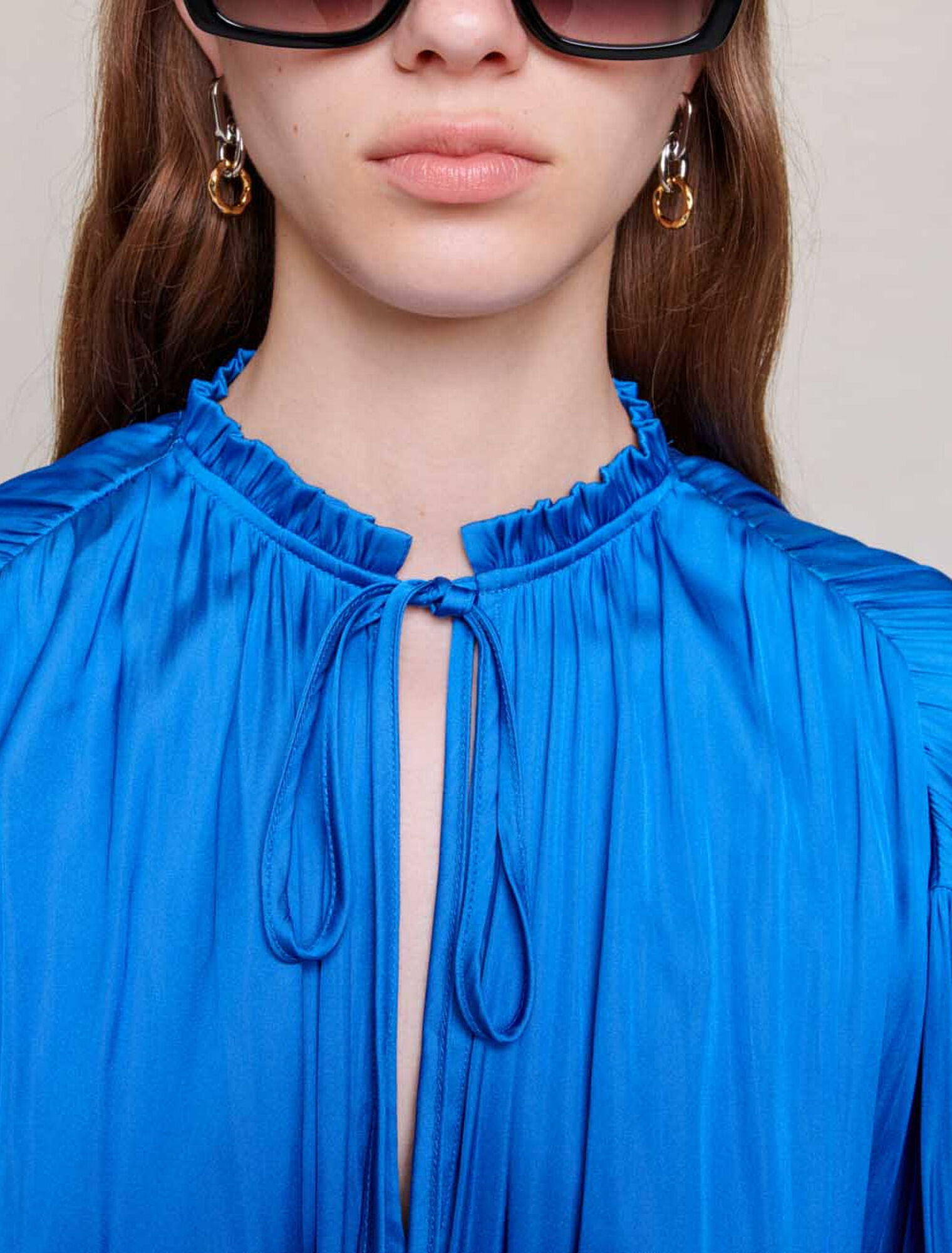 Vestido azul con frunces