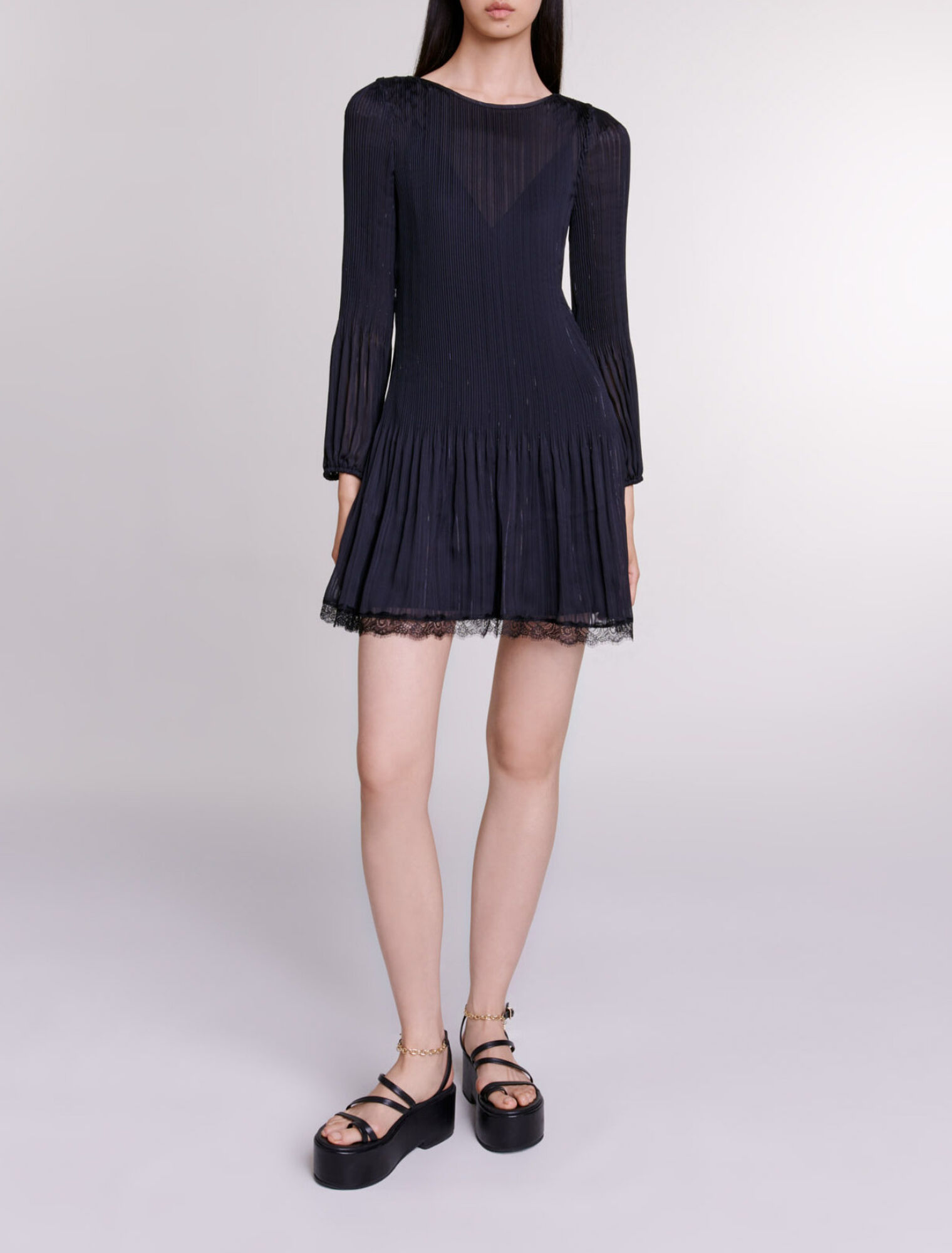 Vestido corto plisado