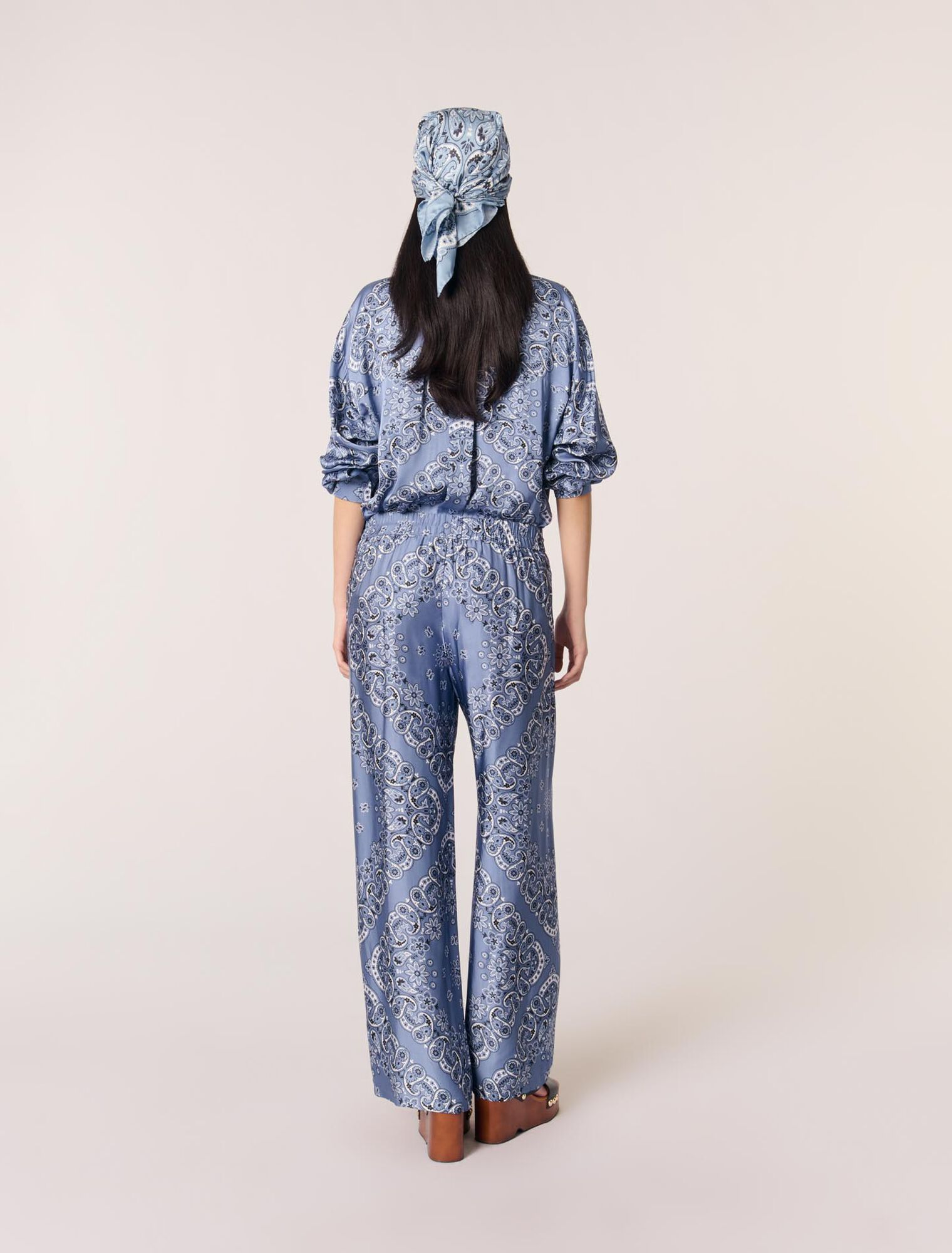 Pantalón estampado fluido
