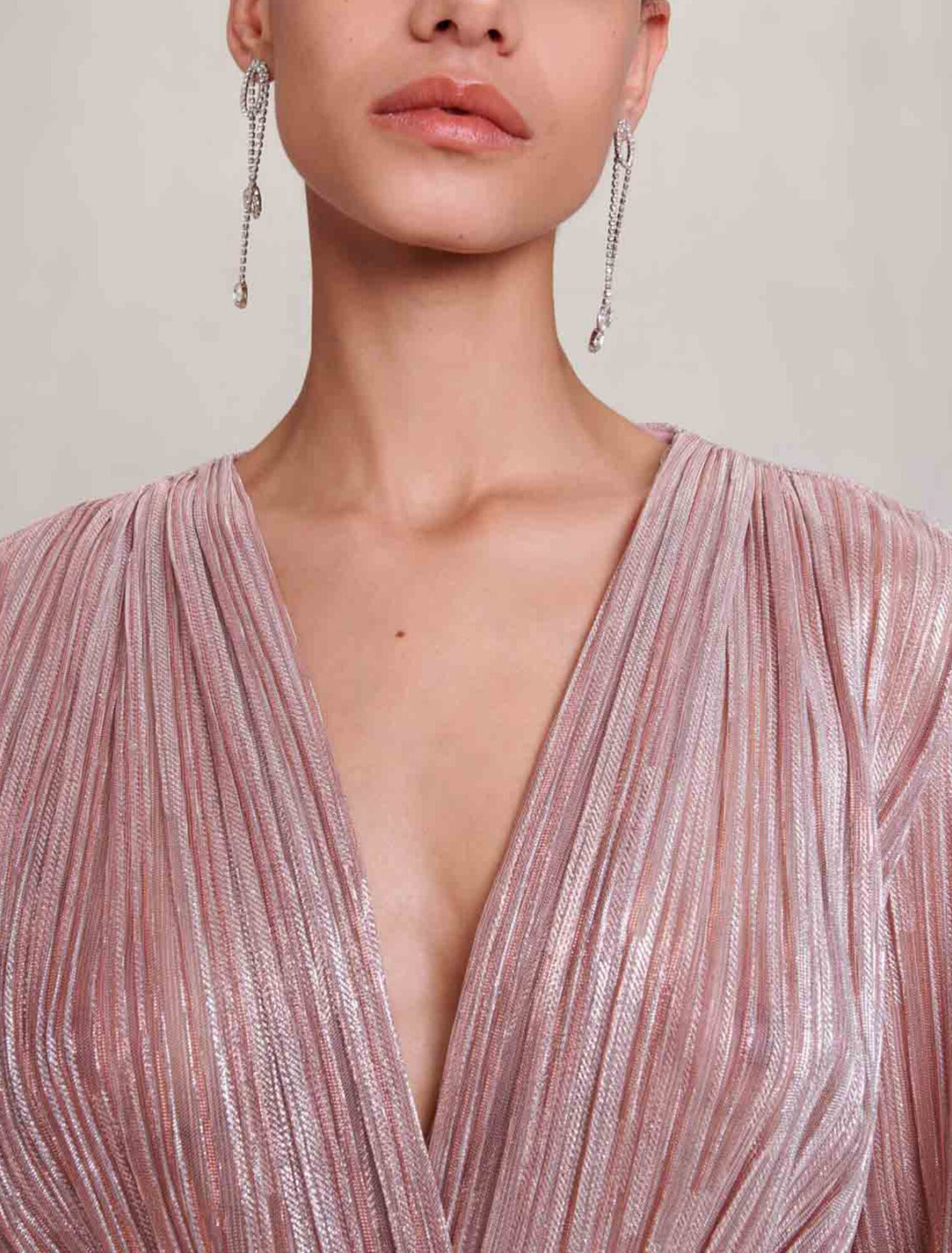 Vestido plisado de fibras metalizadas