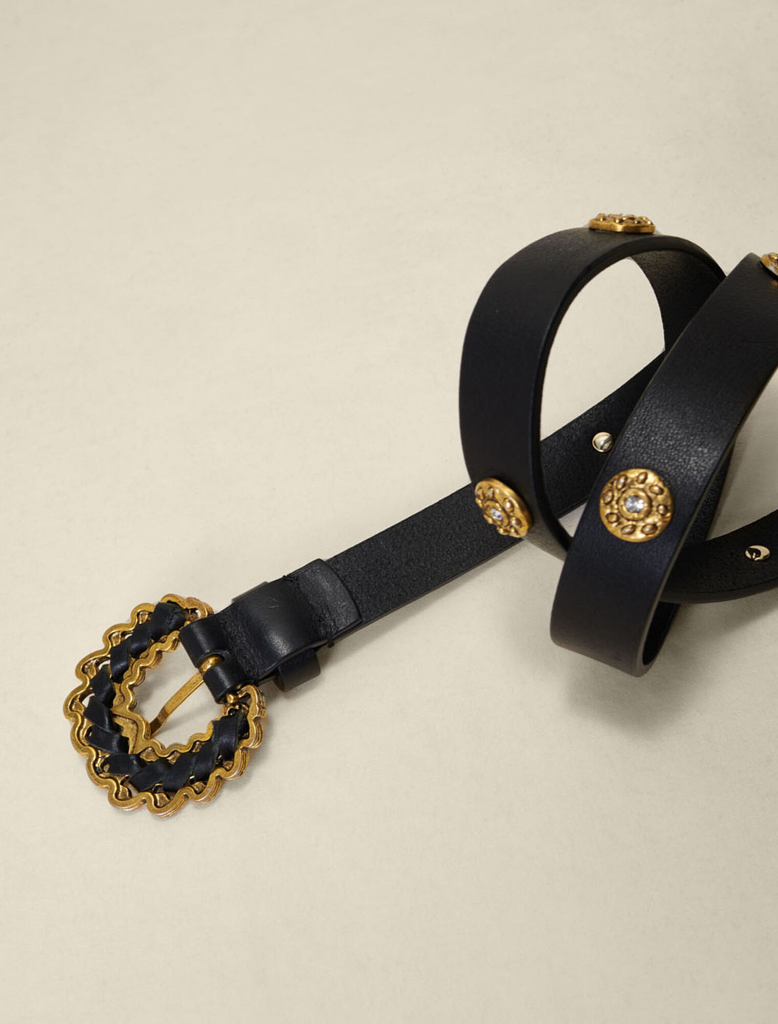 Cinturón de piel con strass