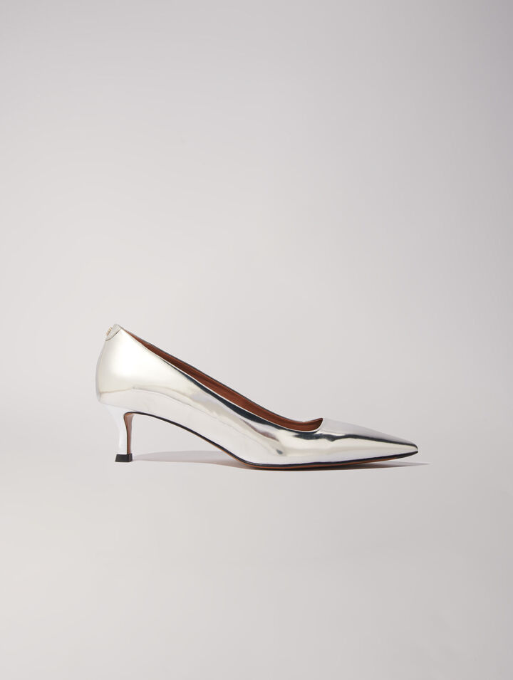 Tacones de punta fina de charol