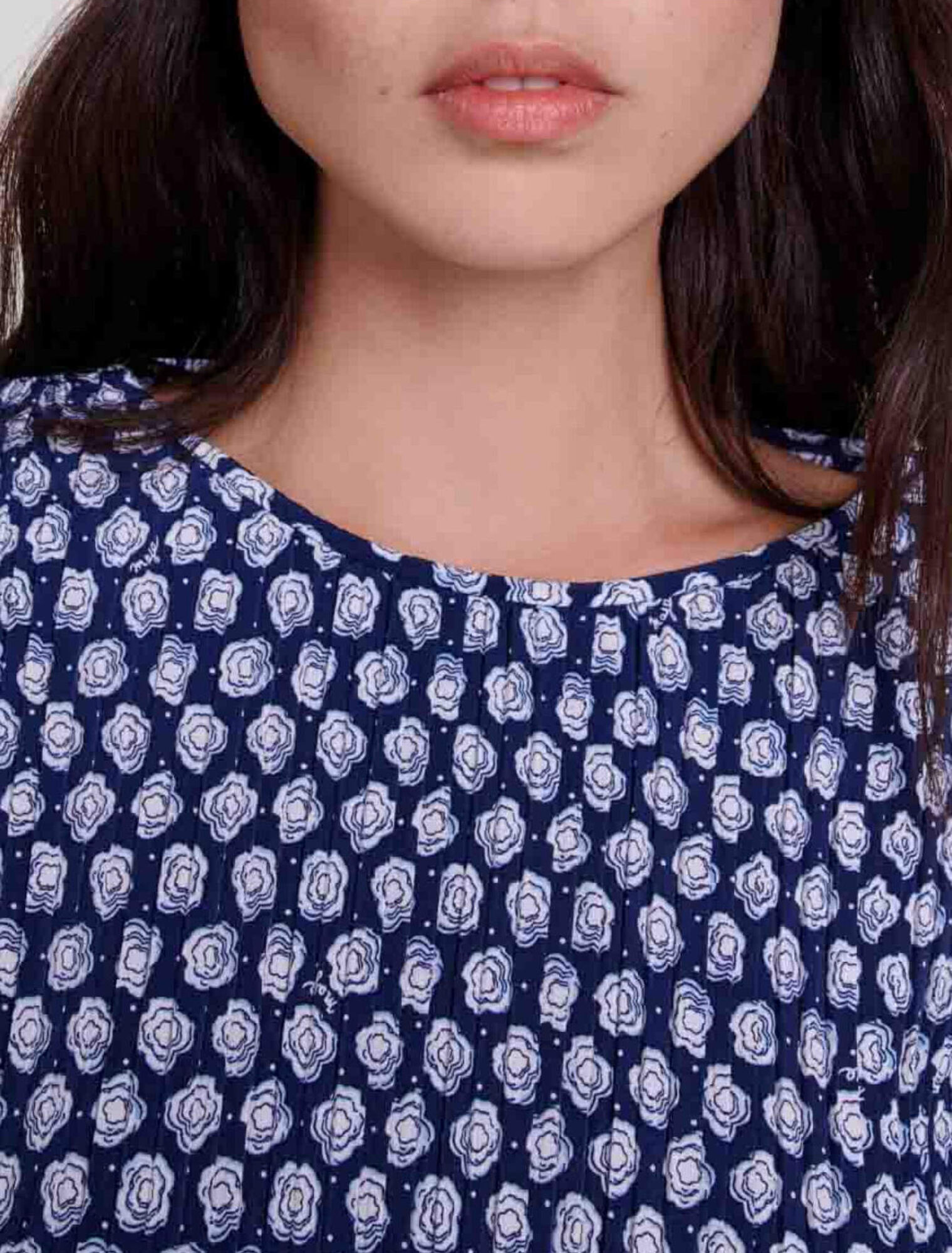 Vestido corto de flores