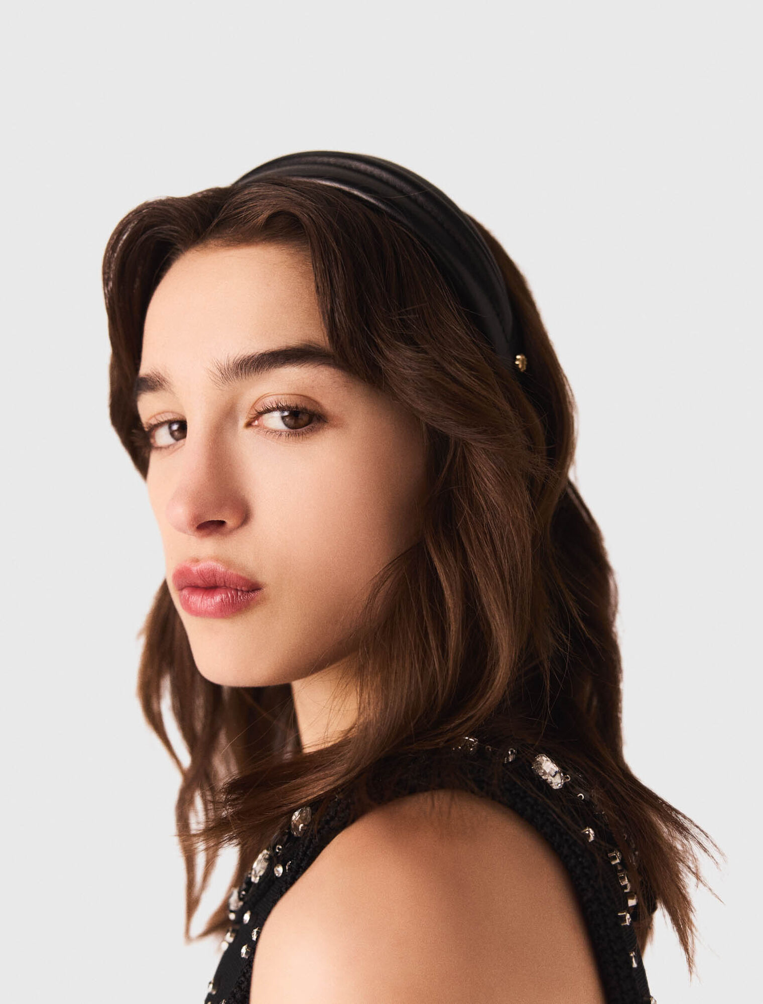 Diadema de cuero