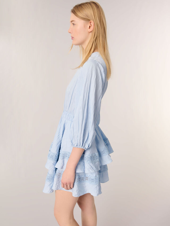 Vestido con volantes y detalles