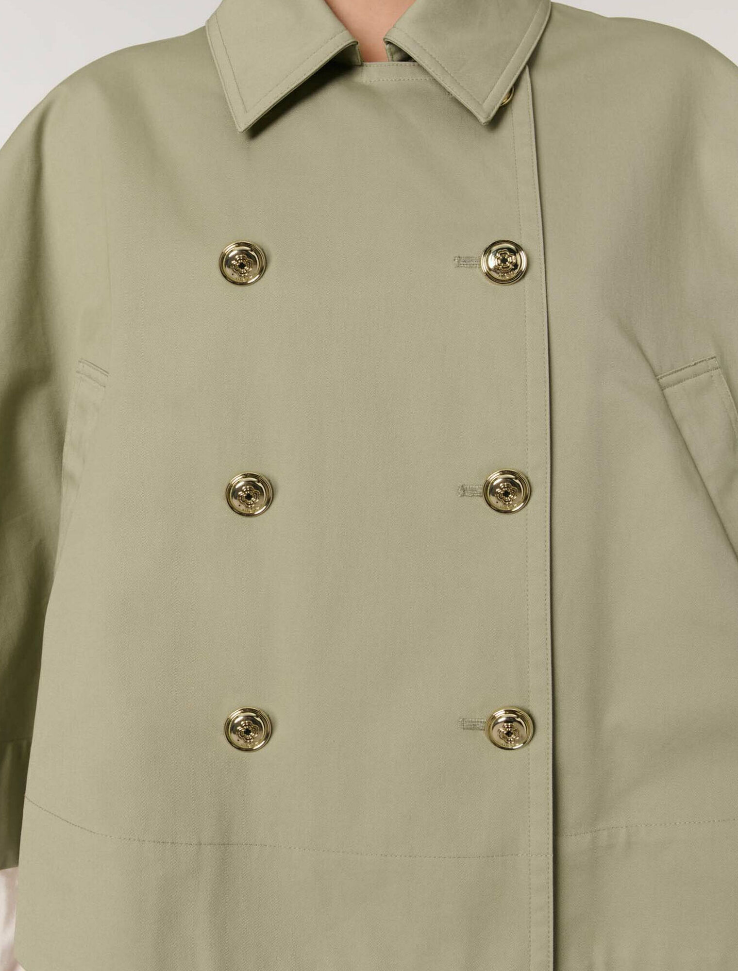 Gabardina corta efecto capa