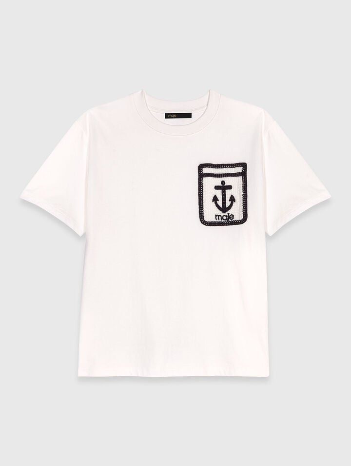 Camiseta con bolsillo bordado