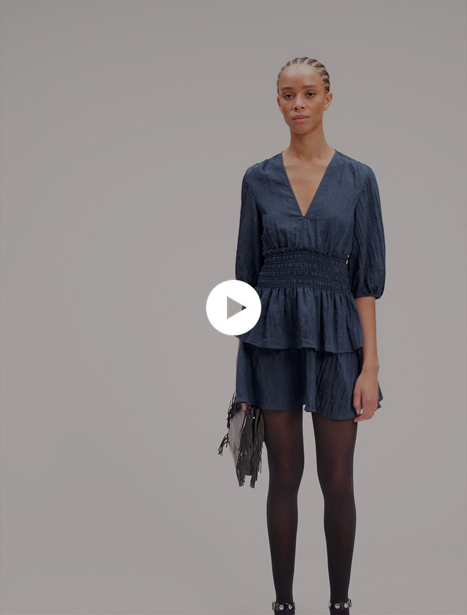 Vestido corto con volantes