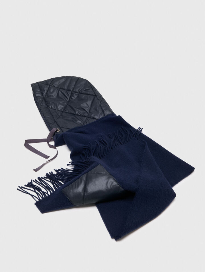 Poncho de lana con capucha