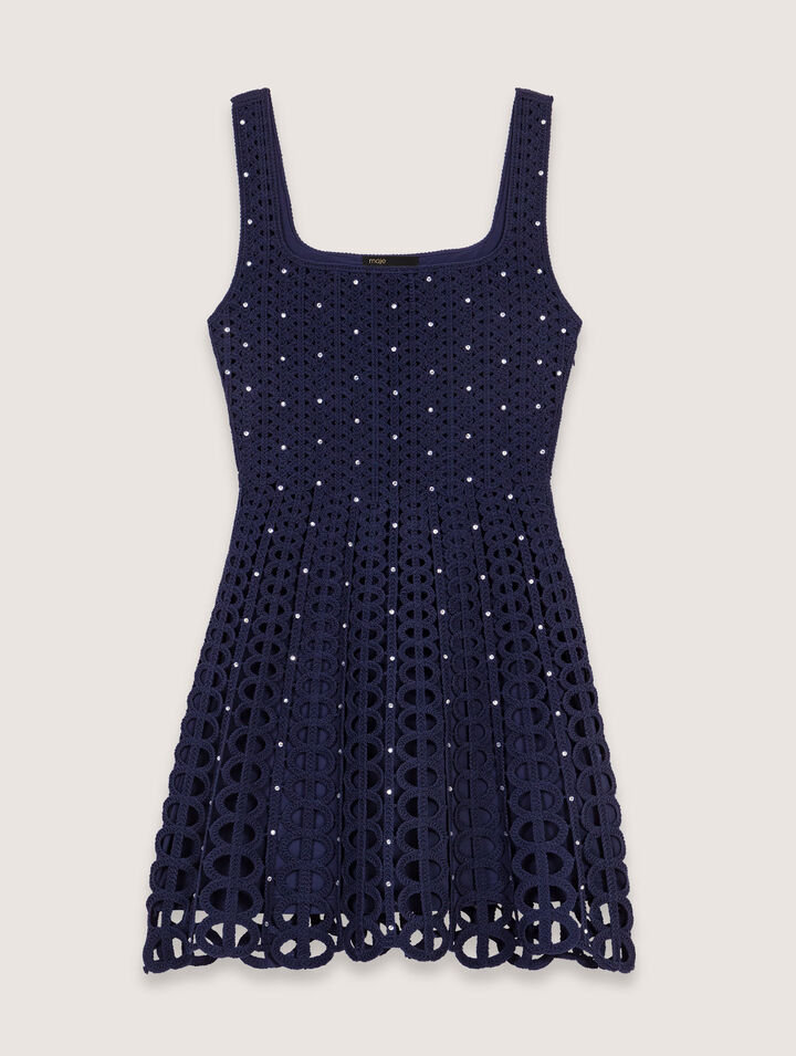 Vestido corto de ganchillo y strass