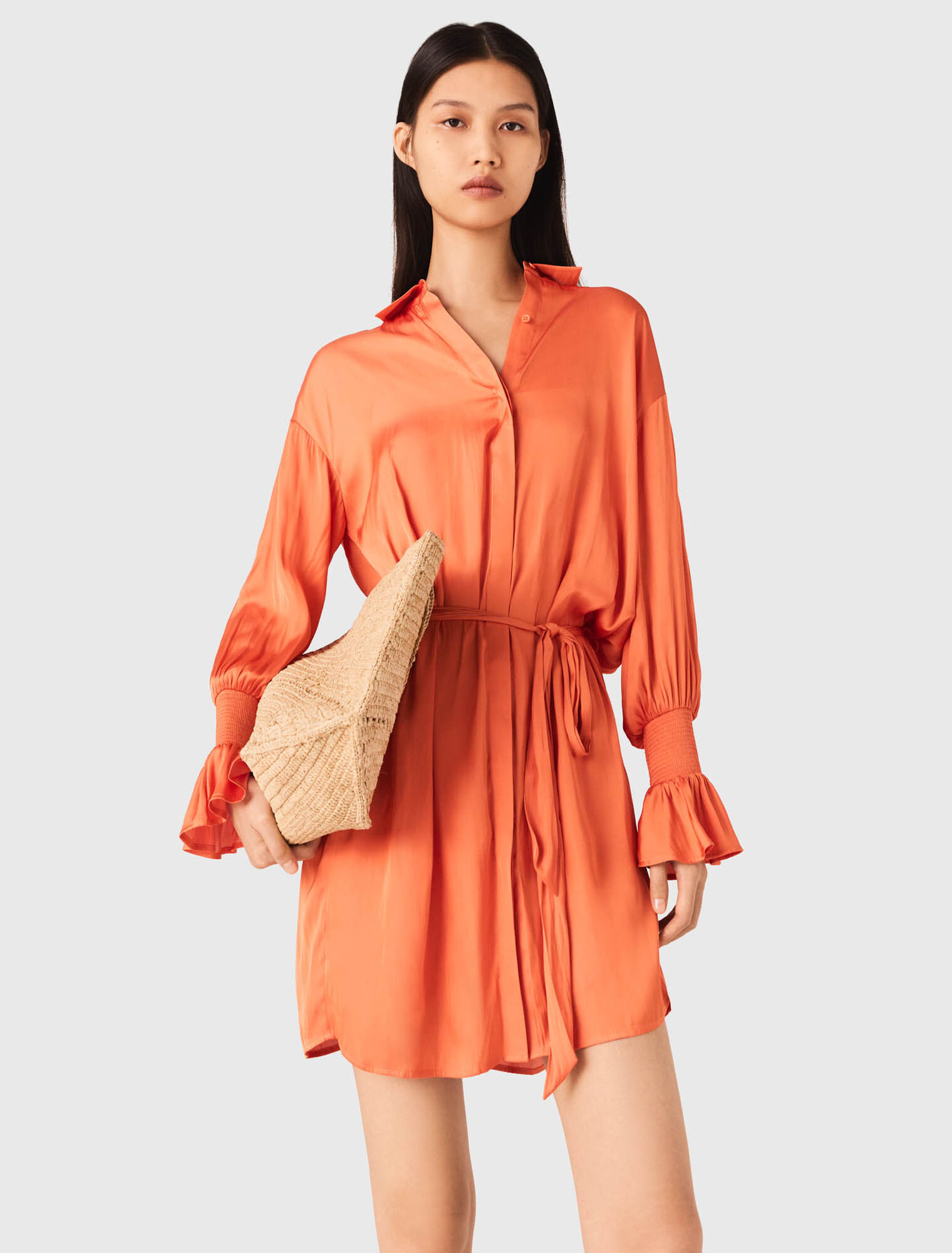 Vestido corto satinado