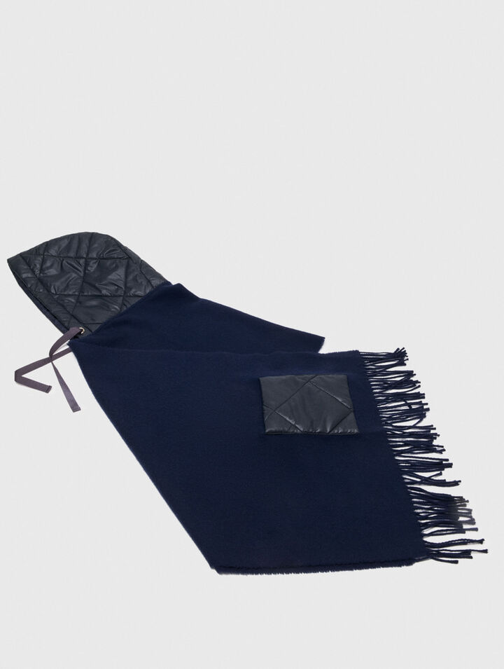 Poncho de lana con capucha