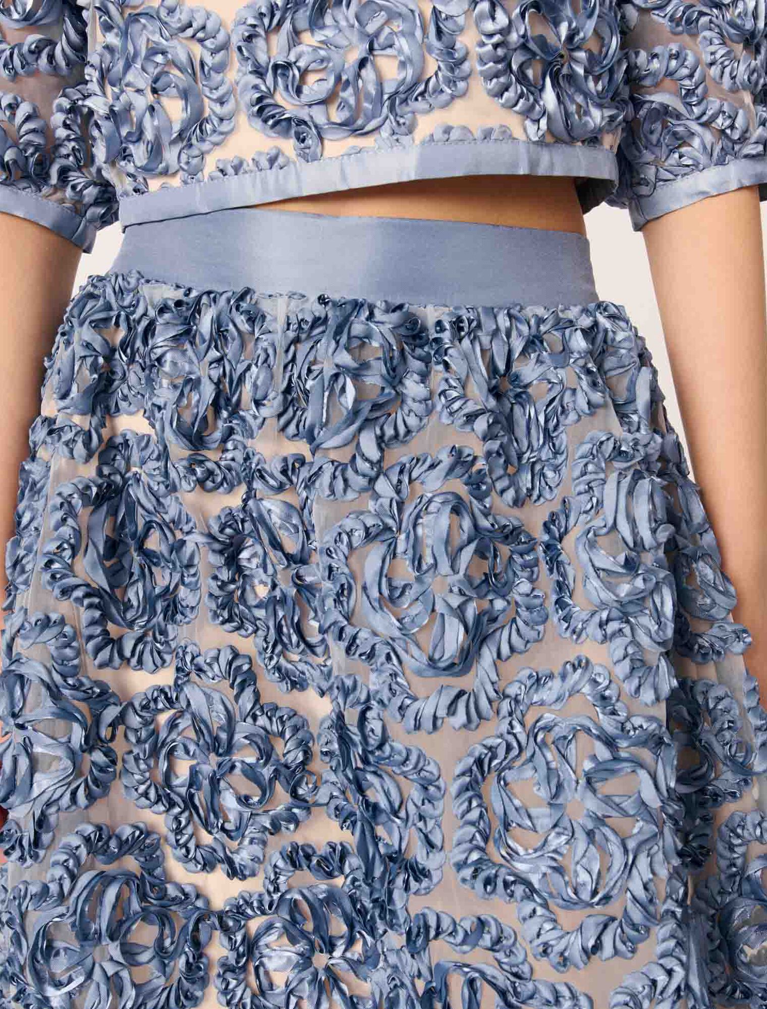 Falda larga de organza con motivo floral