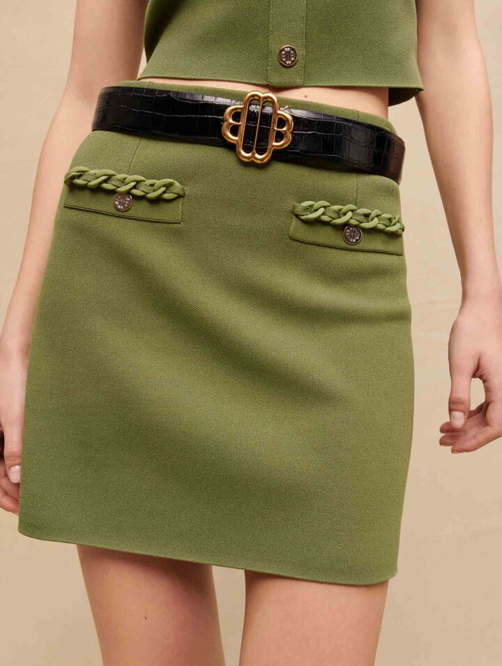 Falda corta con bolsillos