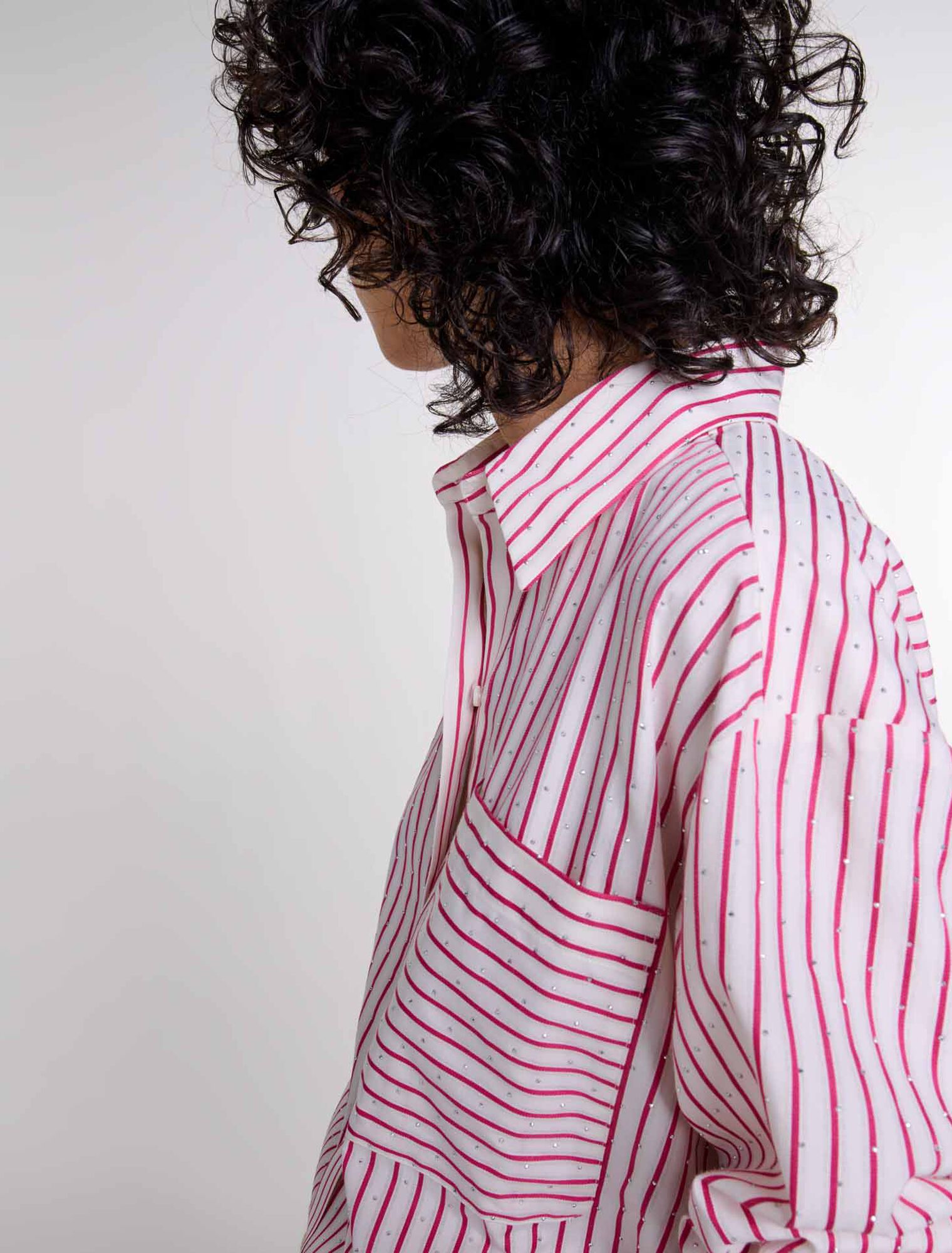 Camisa a rayas con pedrería