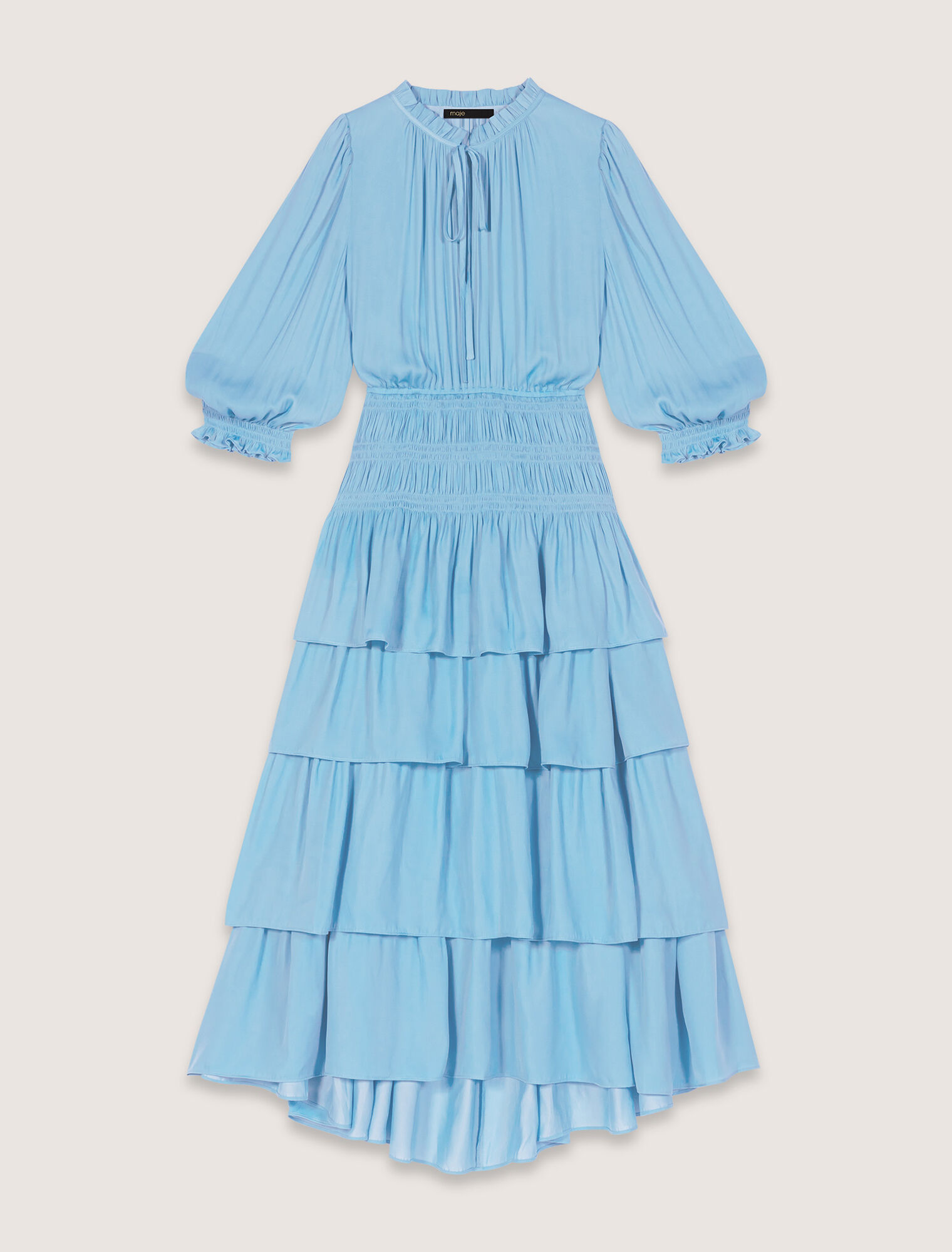 Vestido largo de raso con volantes