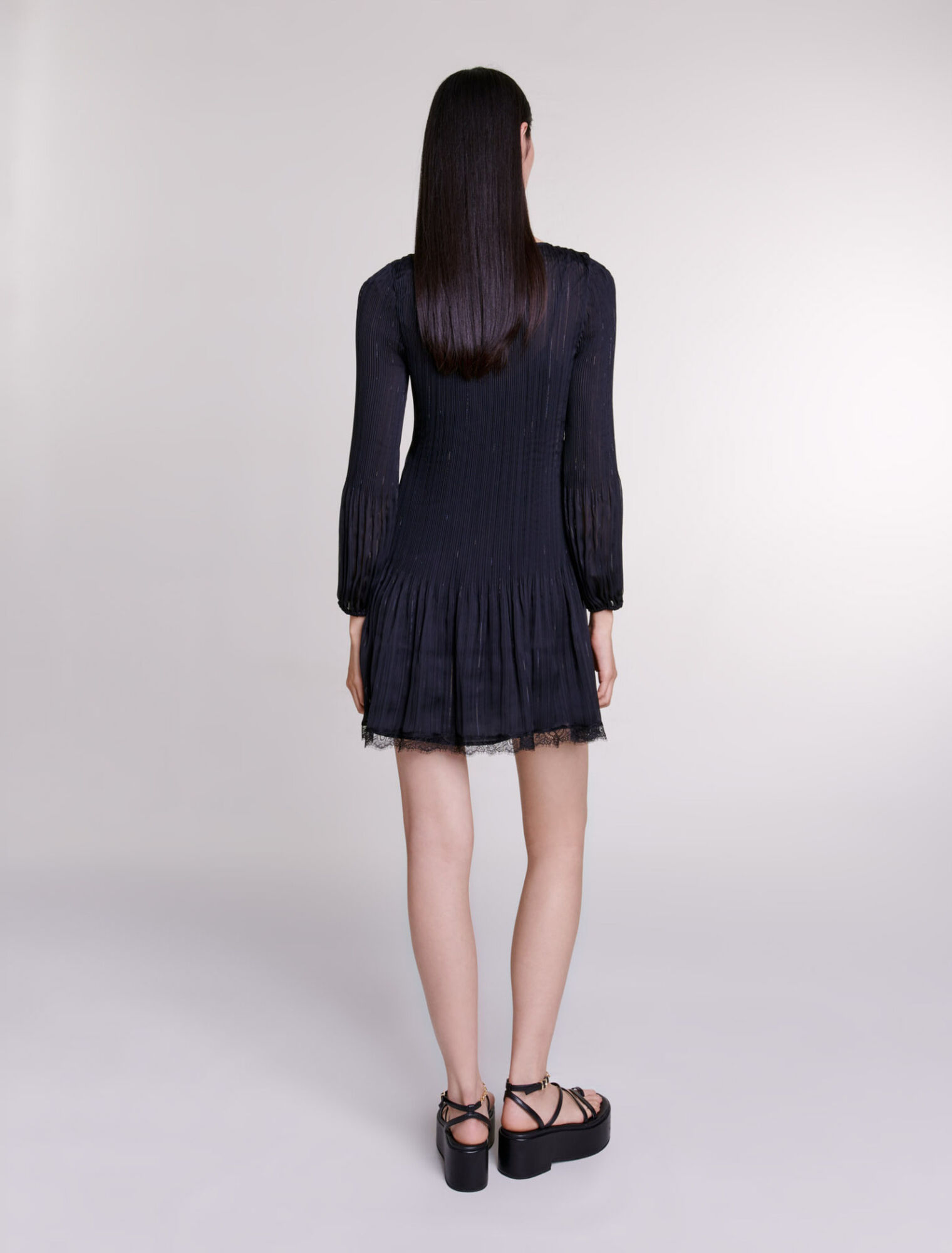 Vestido corto plisado
