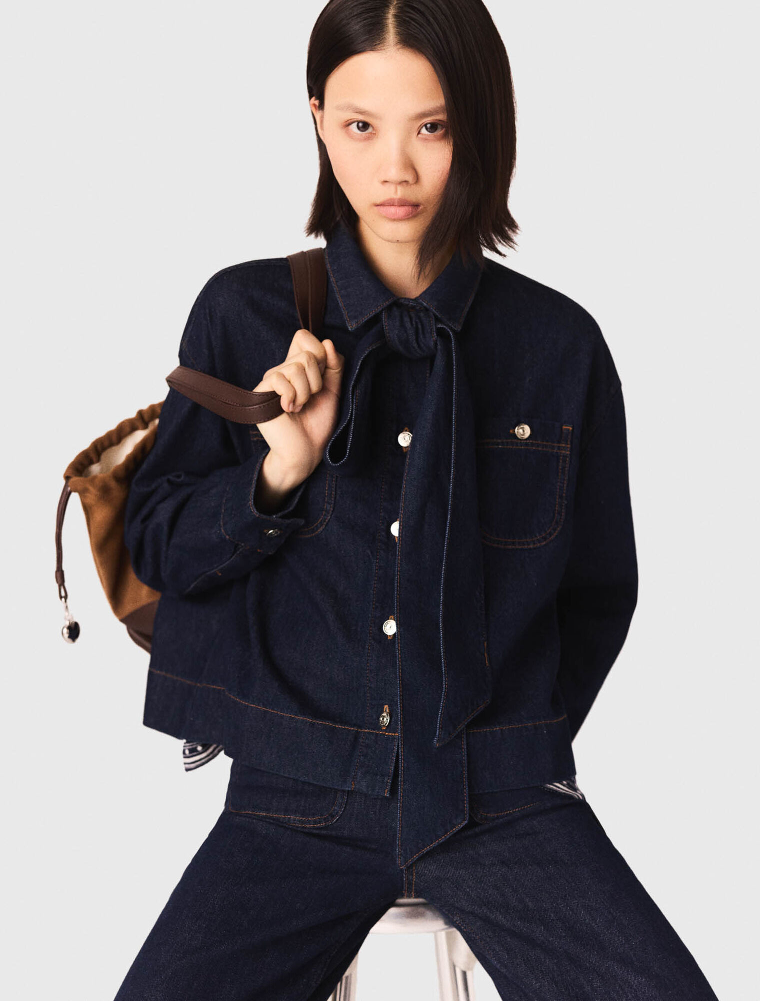 Camisa vaquera con lavallière