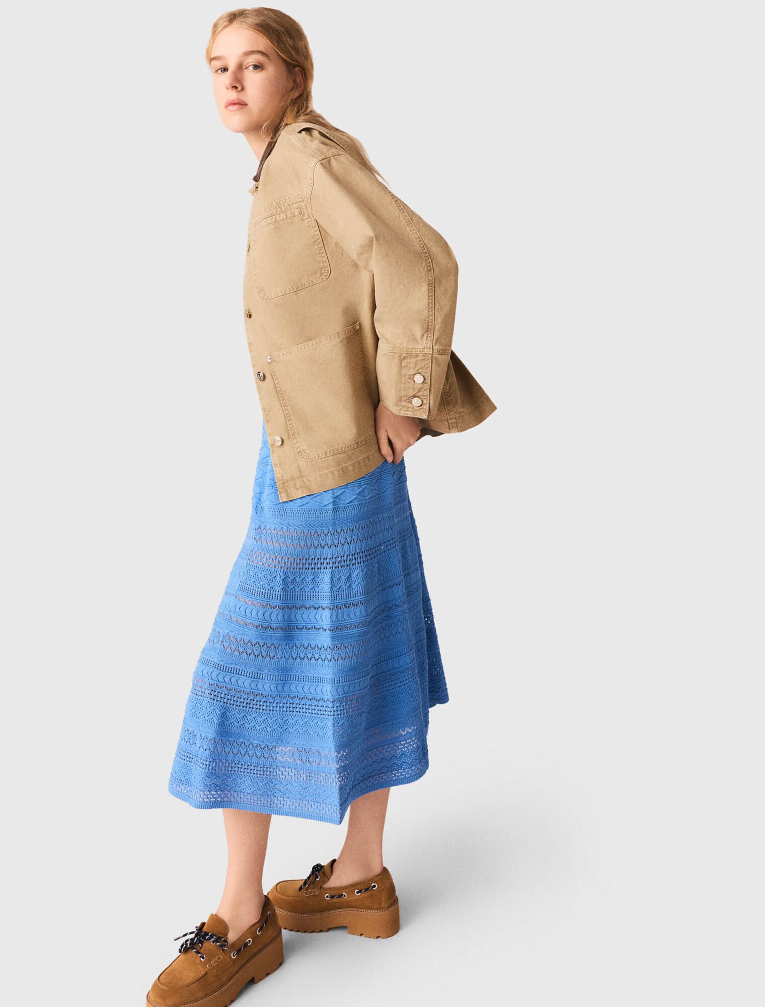 Chaqueta denim con espalda plisada