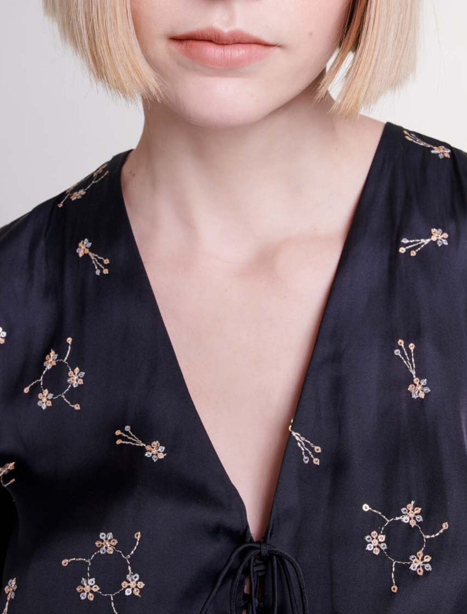 Vestido corto con lentejuelas