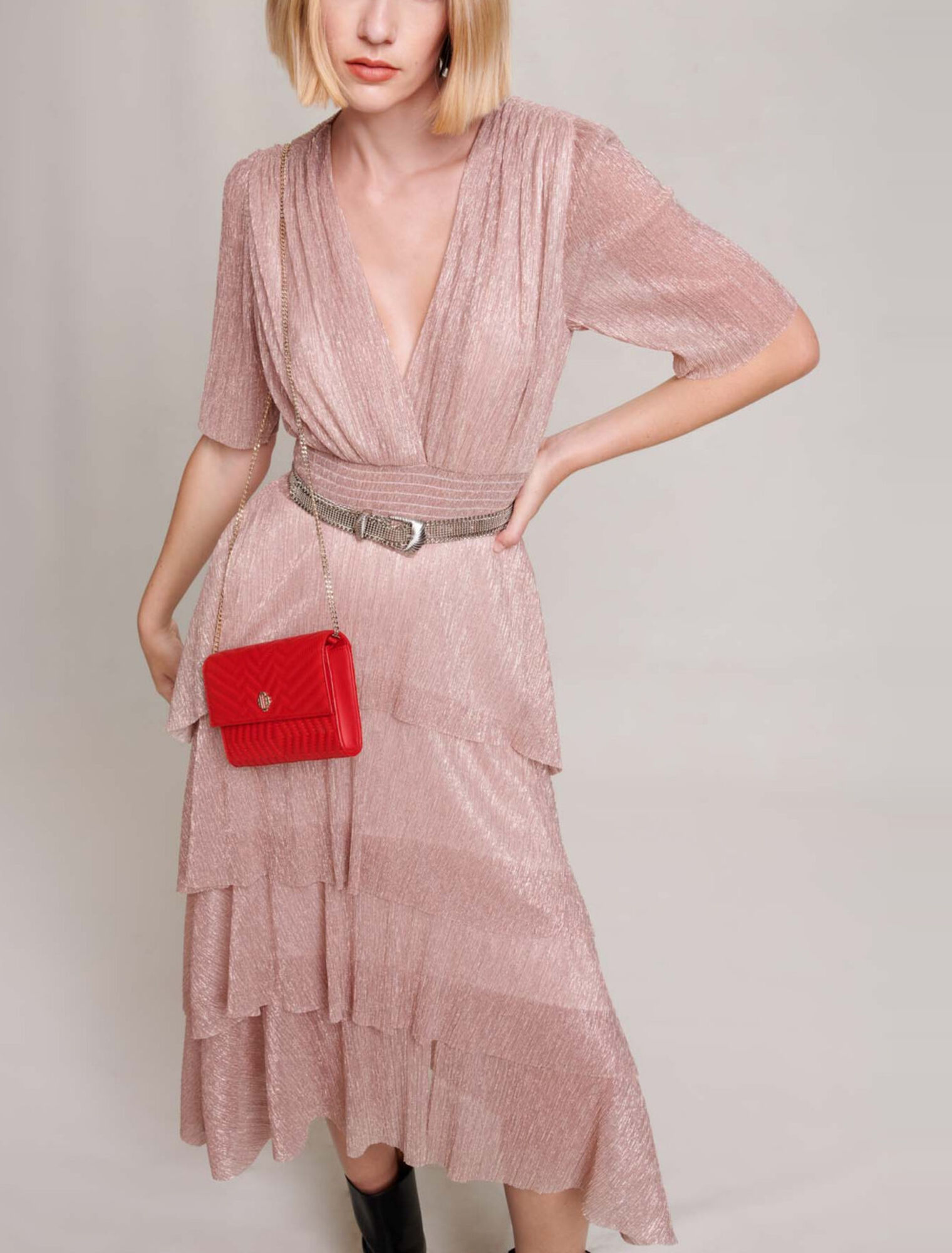 Vestido largo de lamé con volantes