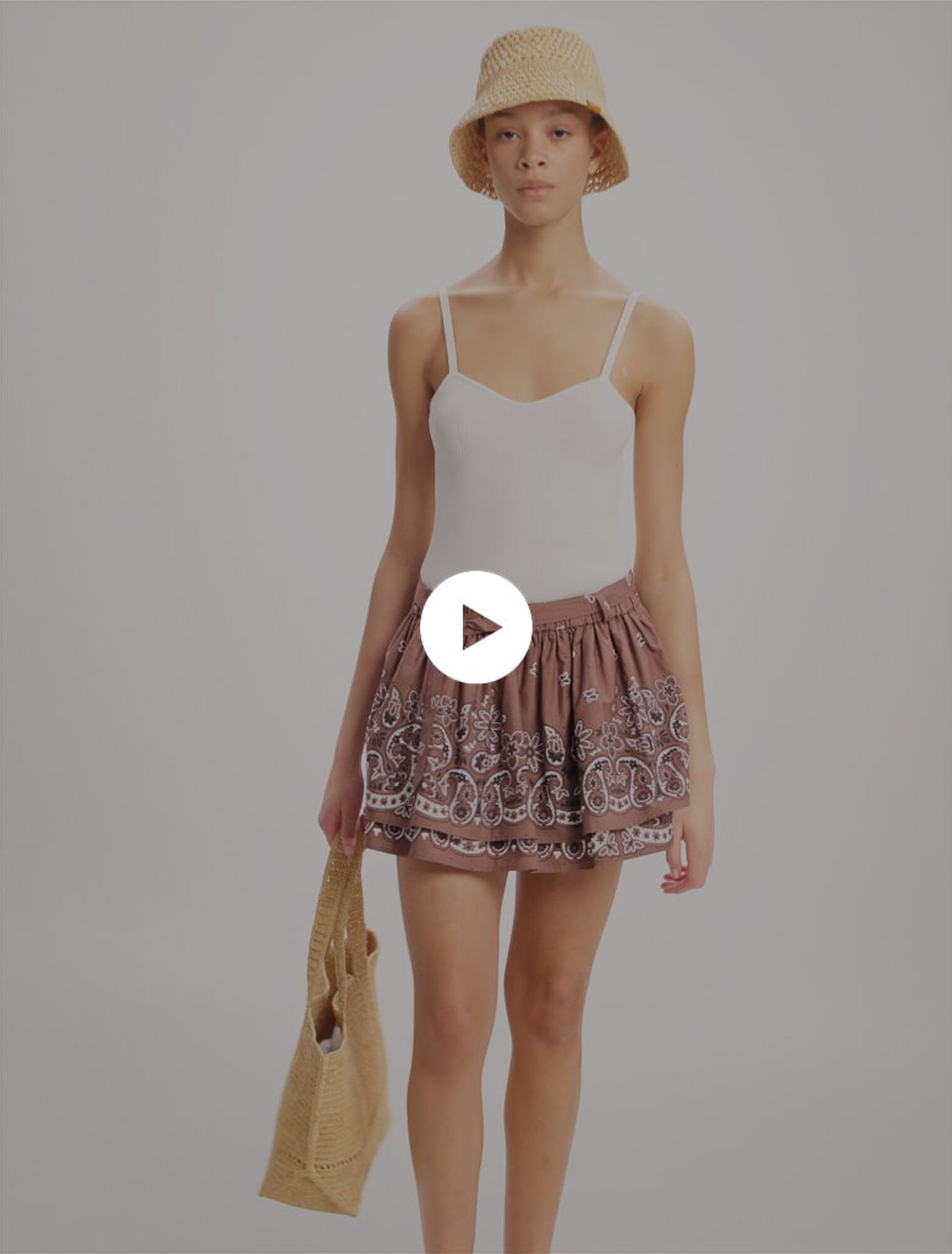 Minifalda estampada con pedrería