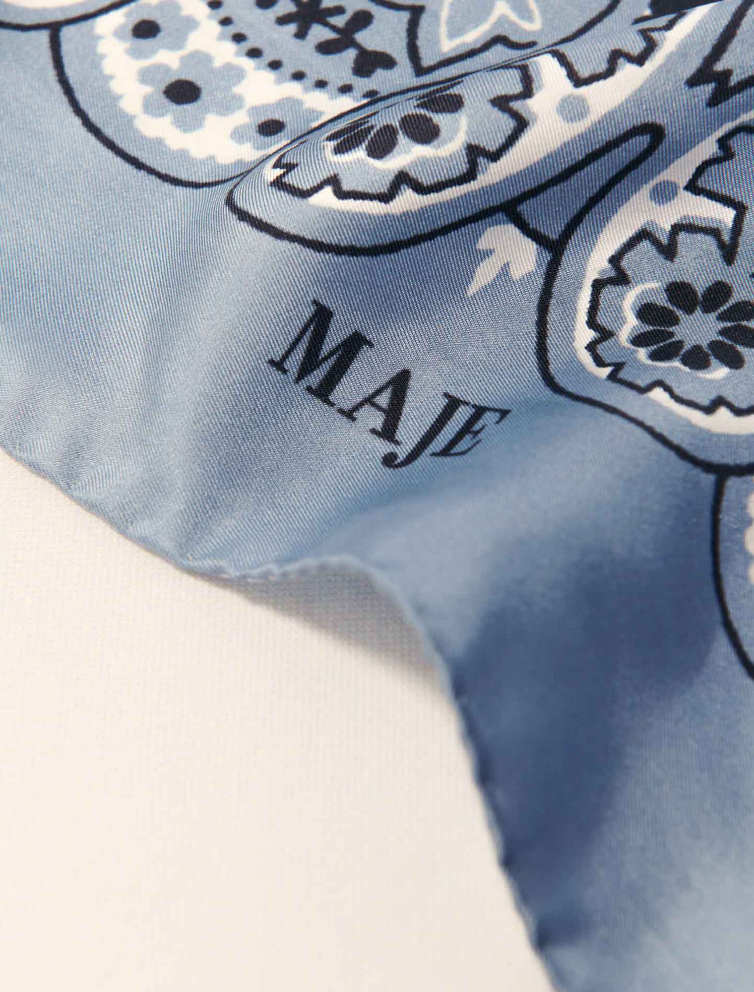 Pañuelo con estampado bandana