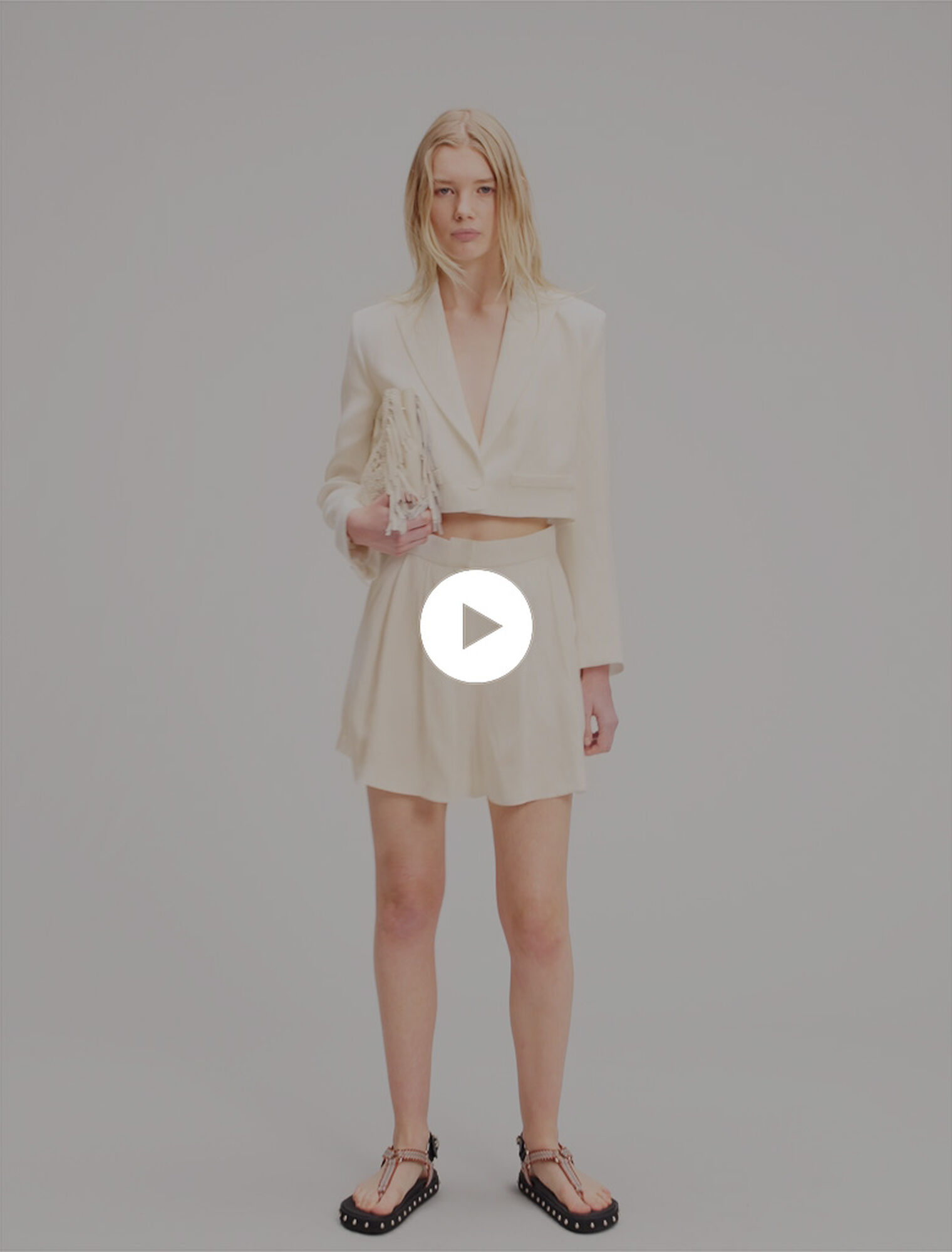 Chaqueta de traje corta