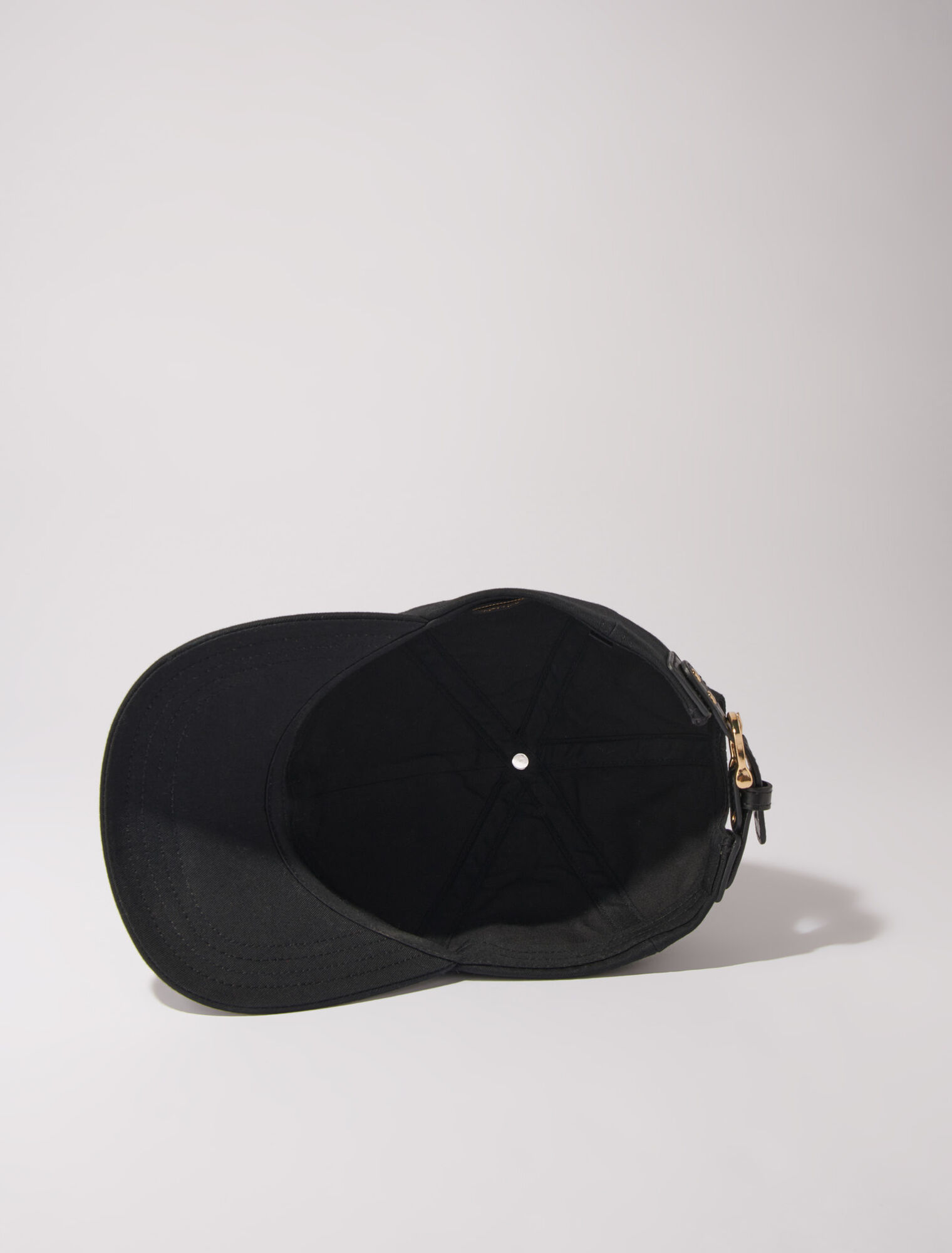 Gorra de algodón con hebilla dorada