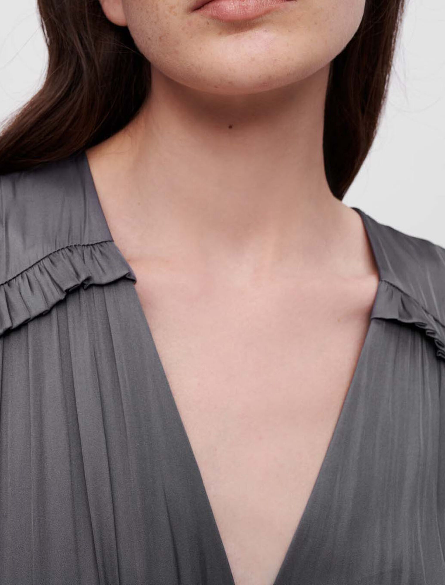 Vestido corto de raso