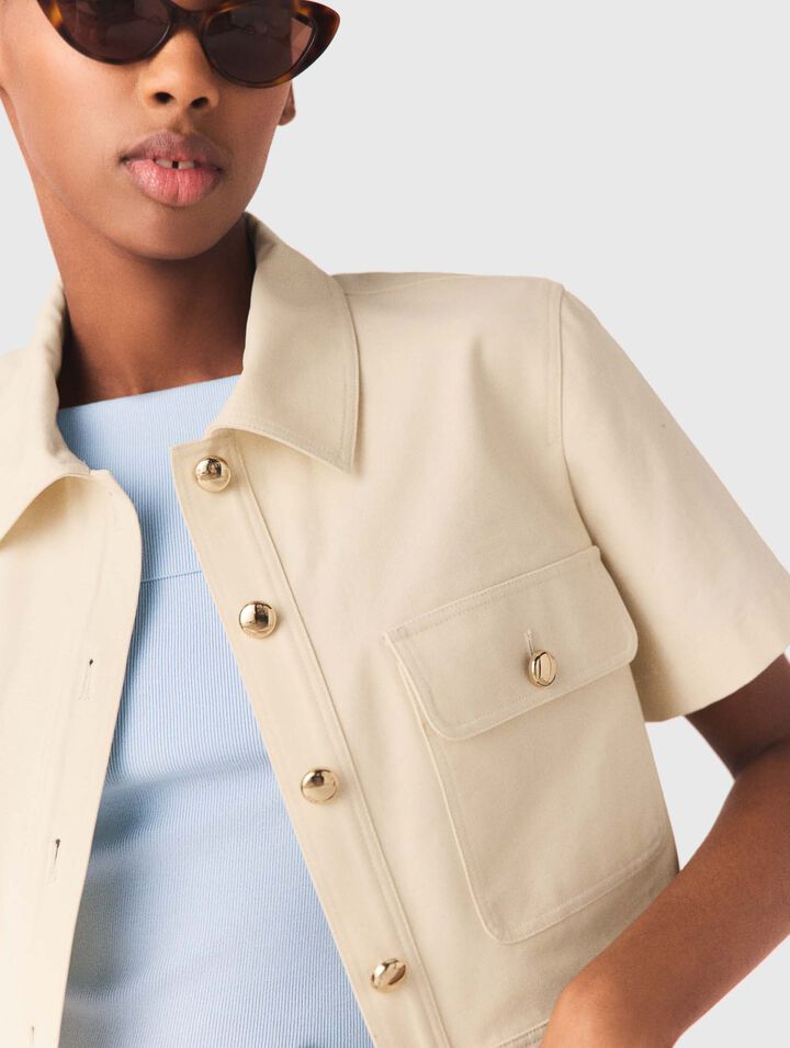 Chaqueta corta de manga corta