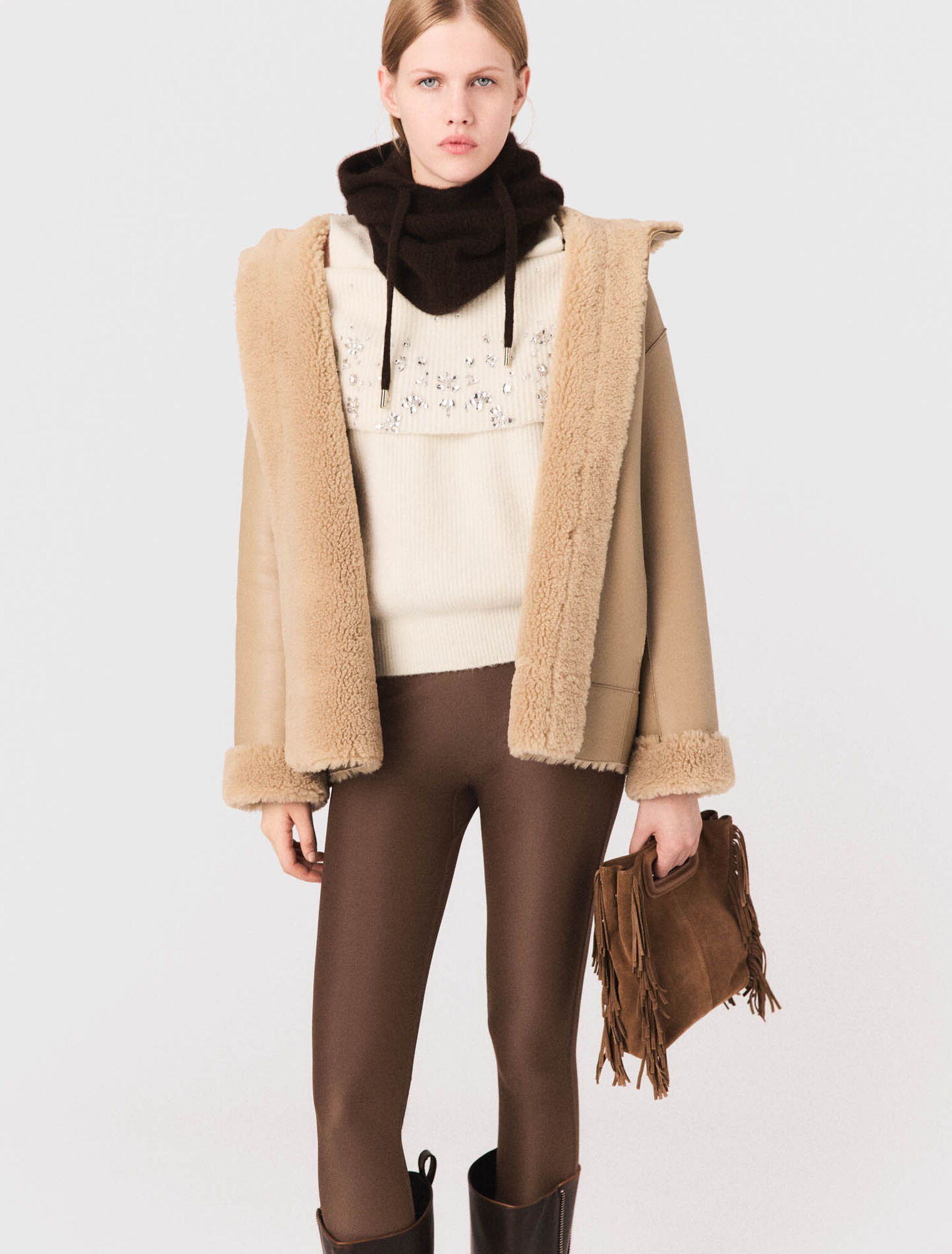 Abrigo reversible con capucha