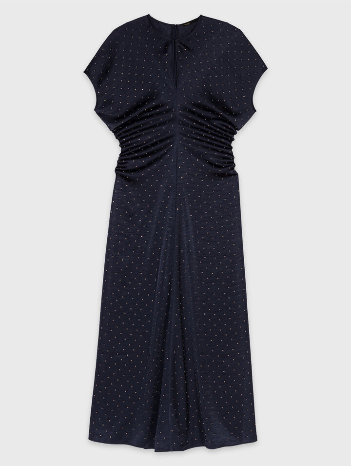 Vestido maxi de satén y tachuelas