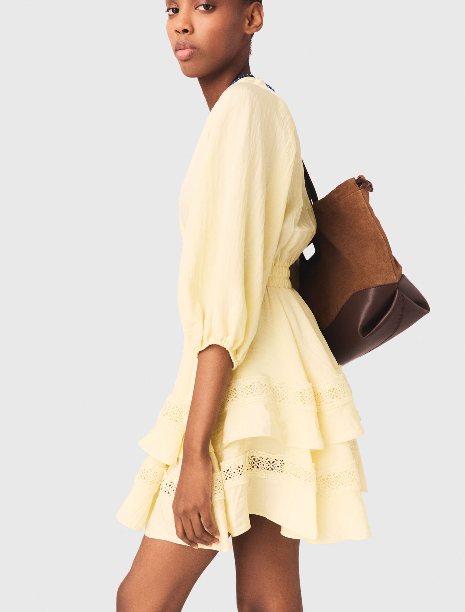 Vestido corto con volantes