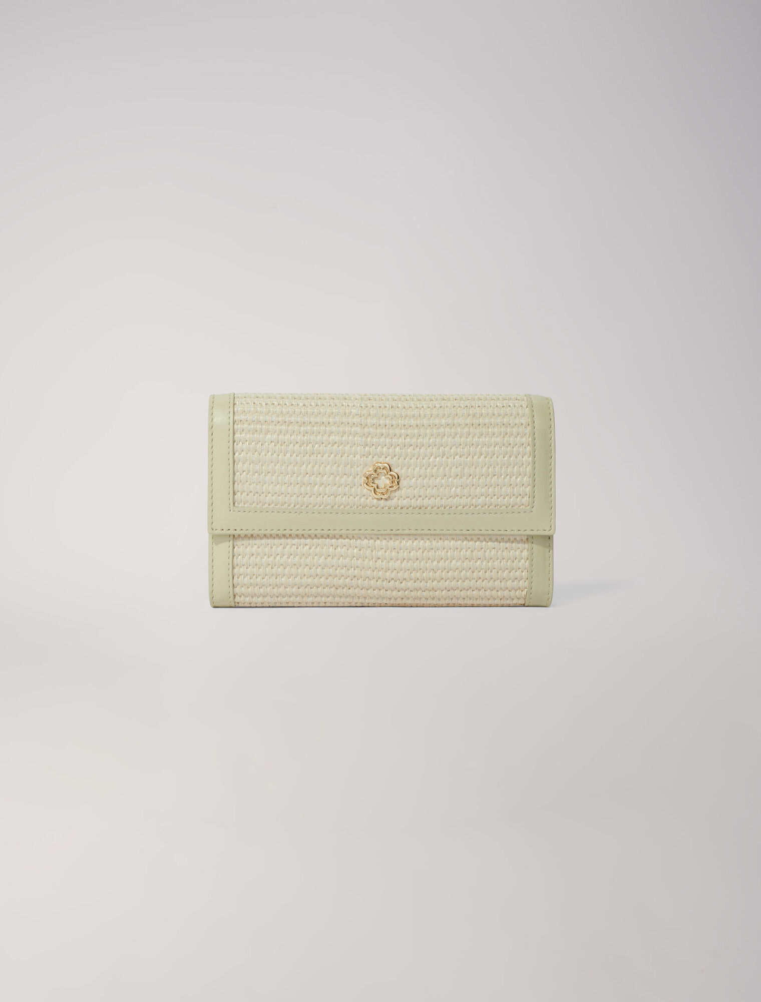 Cartera con cadena efecto rafia
