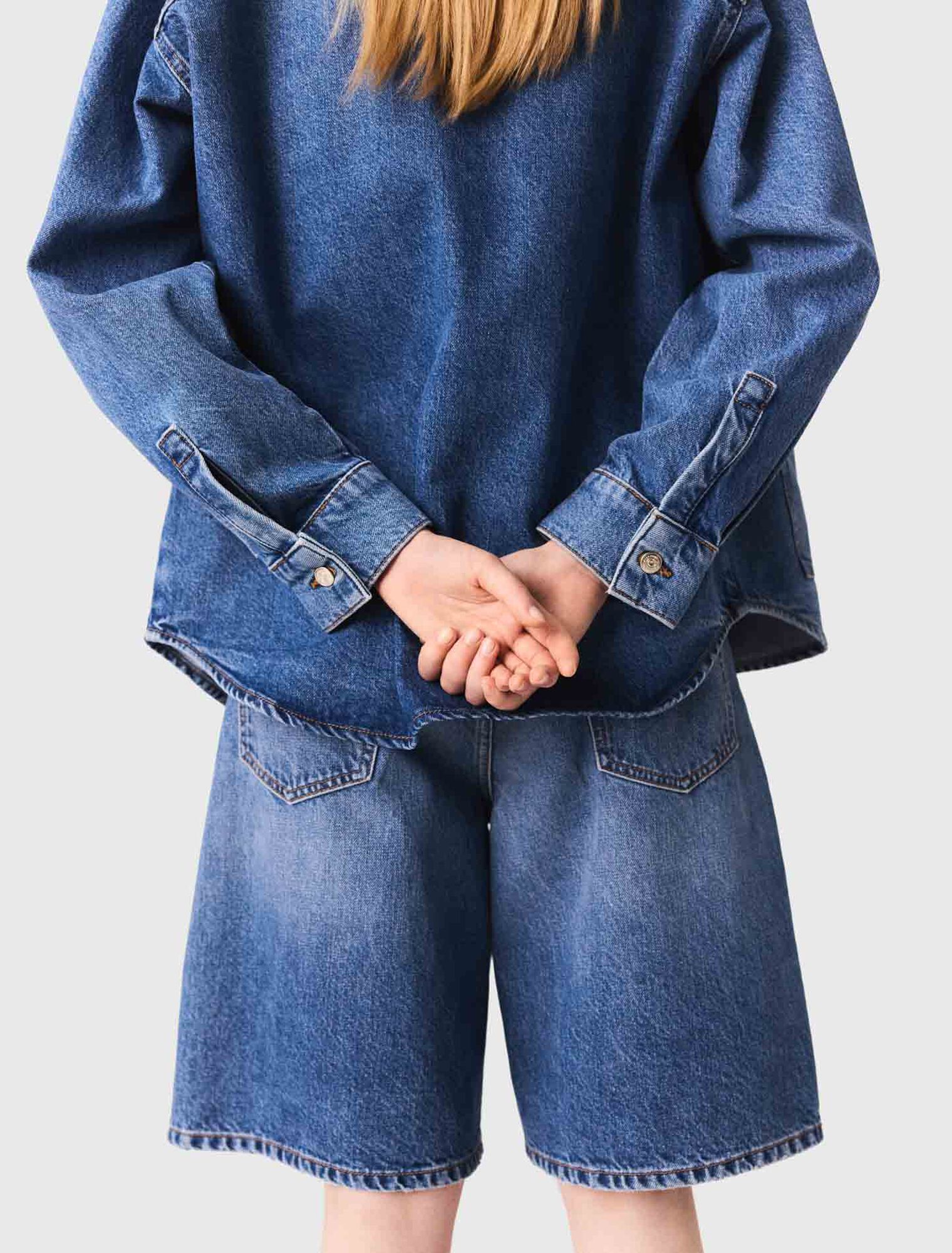 Chaqueta vaquera desgastada