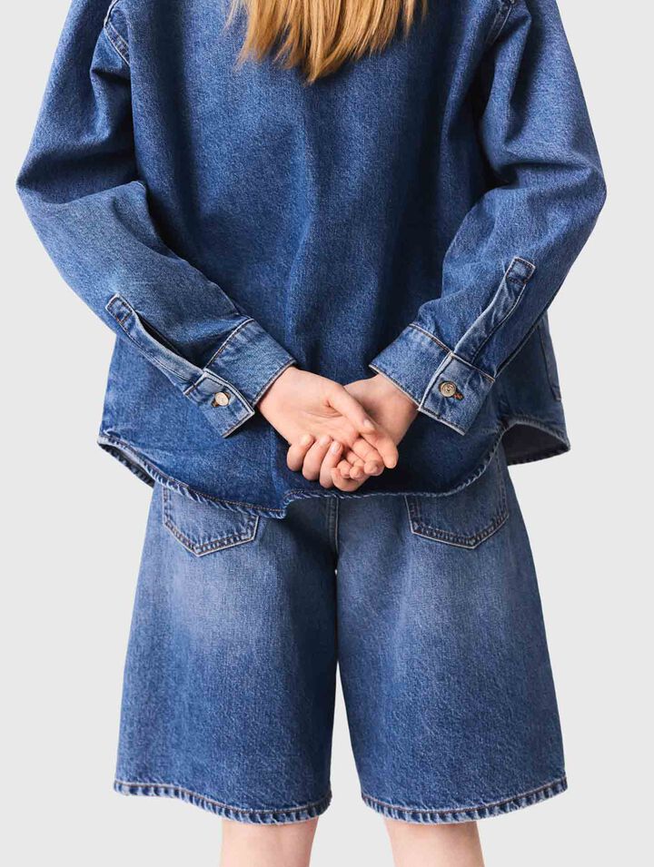 Chaqueta vaquera desgastada