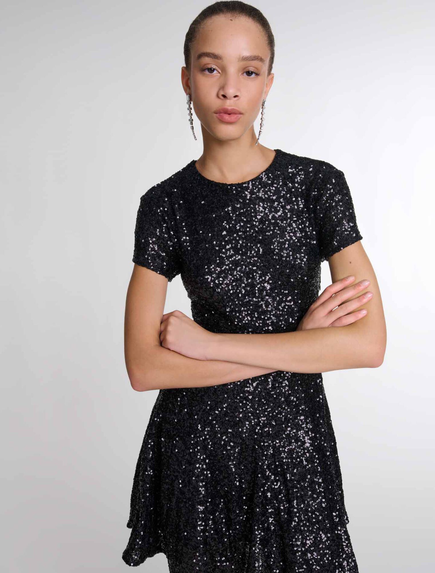 Vestido corto con lentejuelas