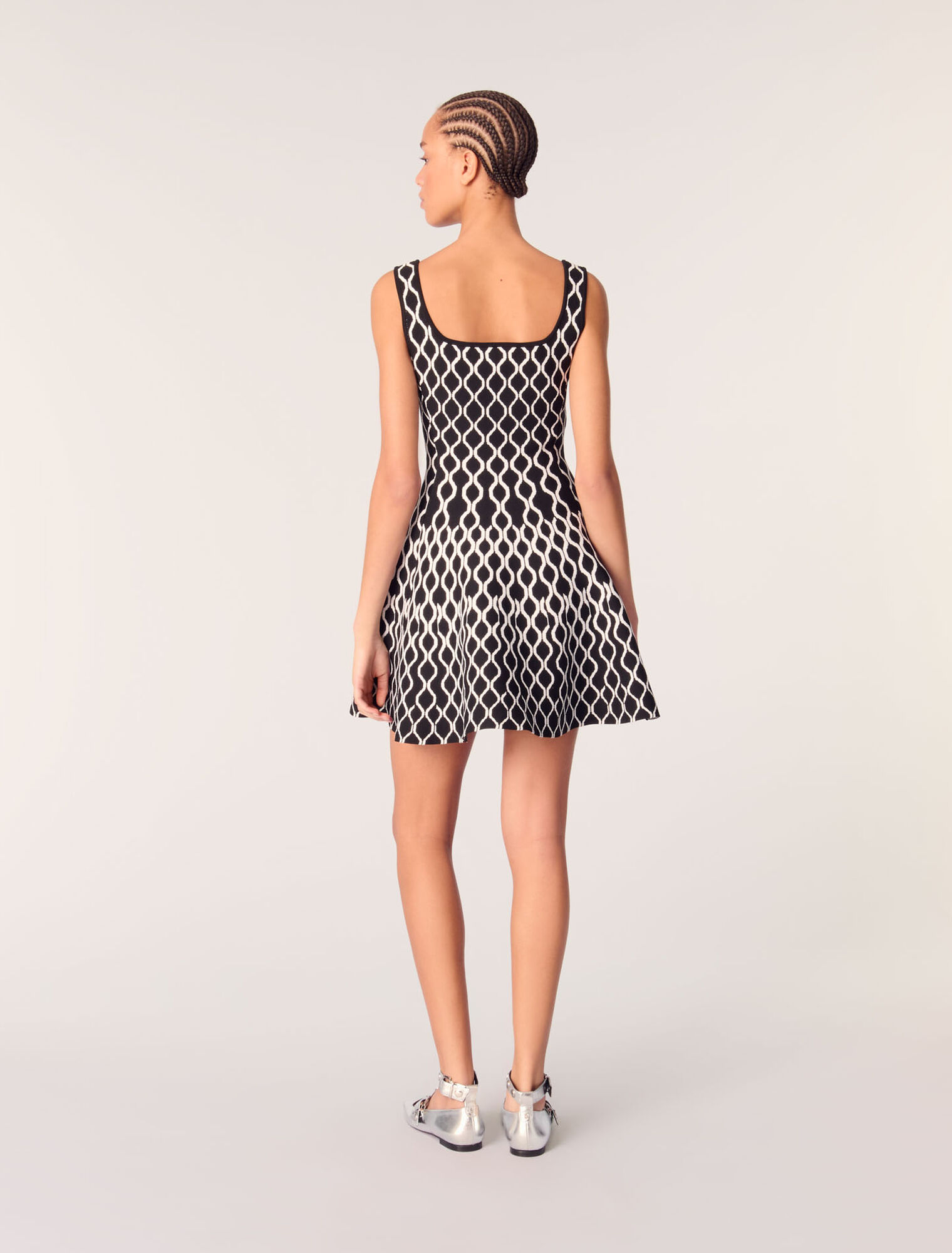 Vestido corto de punto con motivo