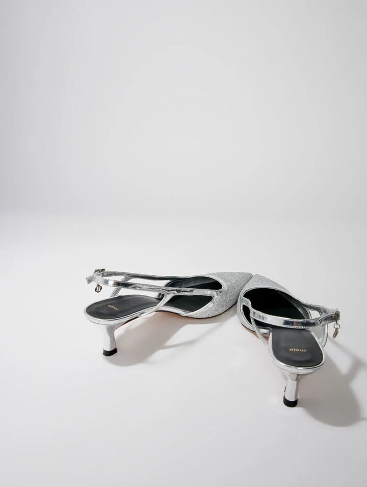 Zapatos de salón plateados