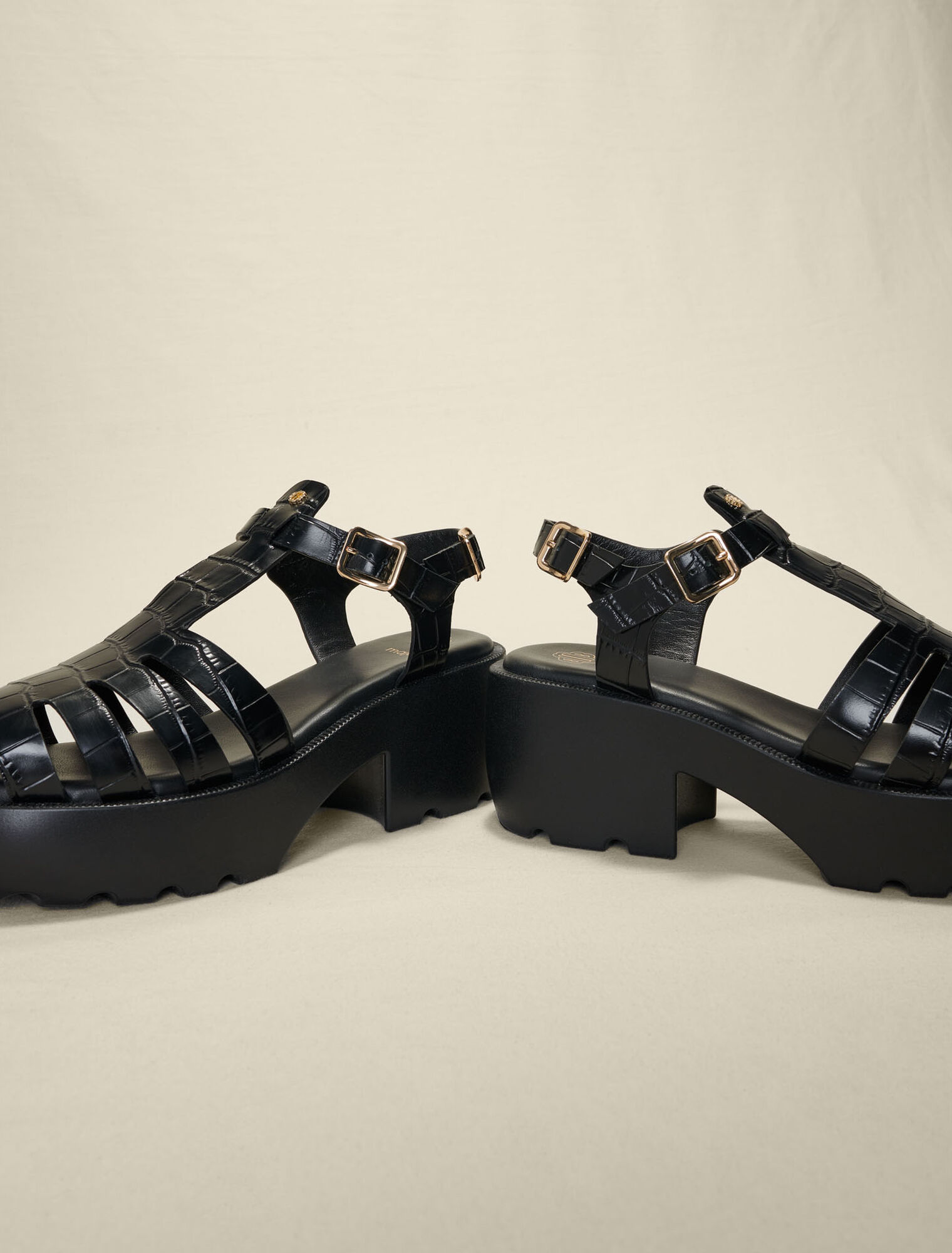 Sandalias de suela dentada en piel