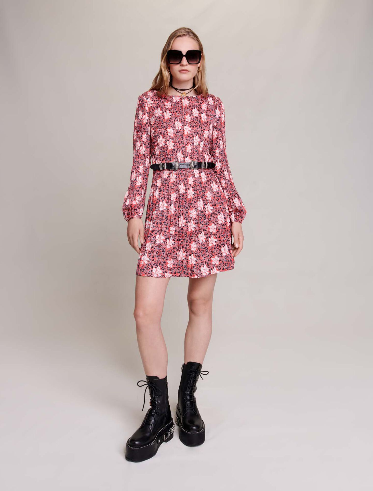 Vestido corto de flores
