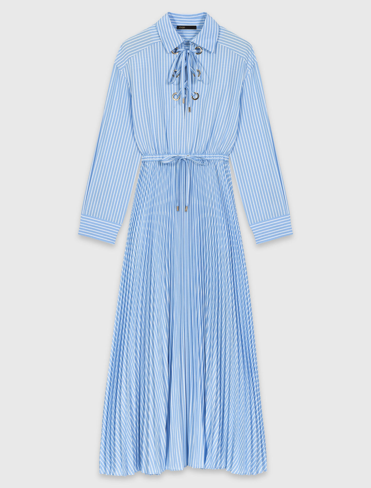 Vestido largo plisado con ojales