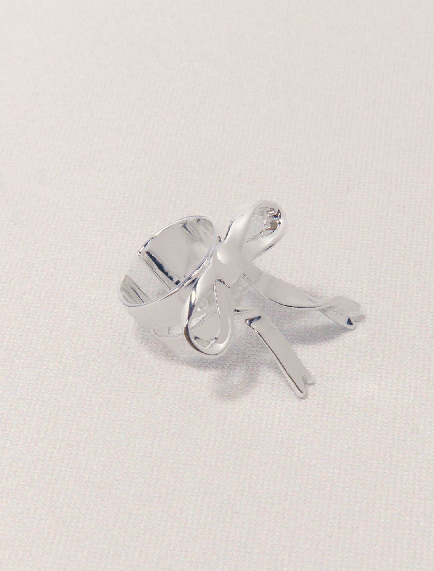 Anillo abierto nudo plateado
