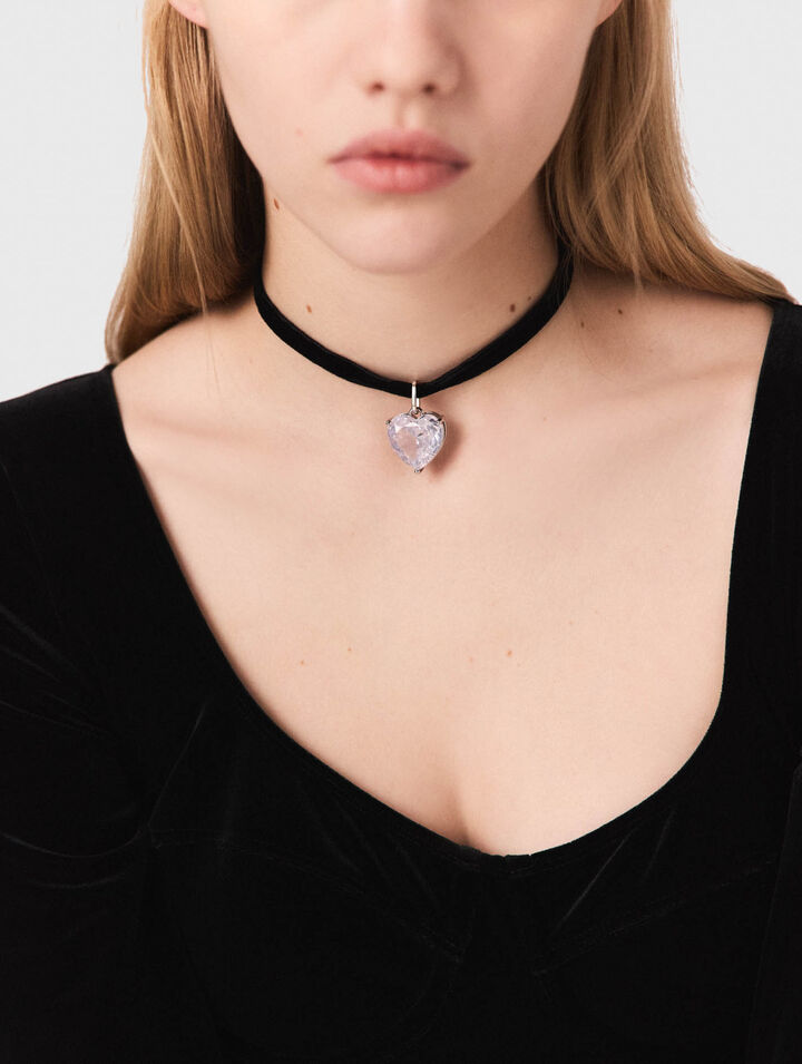 Collar corazón con cordón de terciopelo